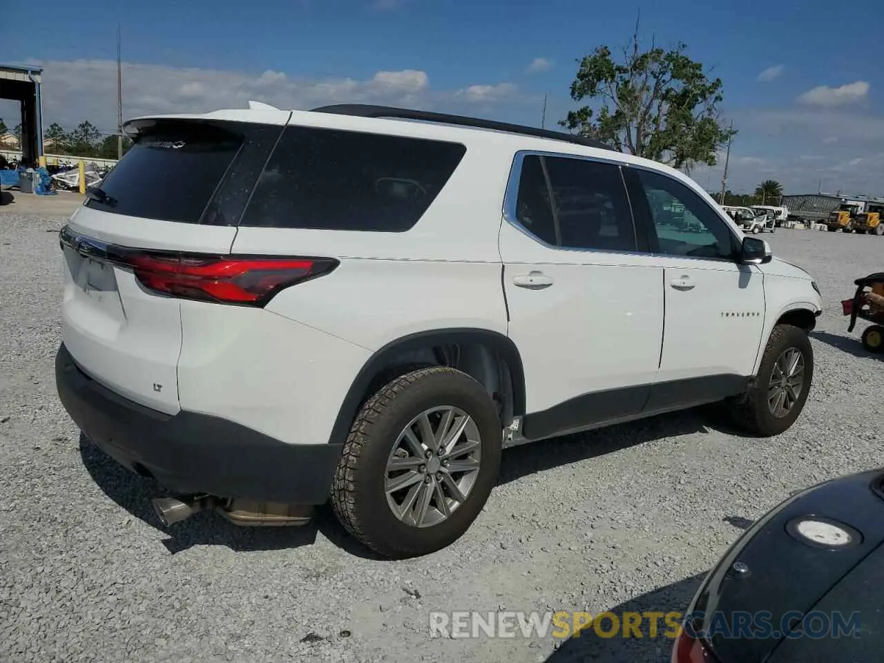3 Photograph of a damaged car 1GNERGKWXPJ147718 CHEVROLET TRAVERSE 2023