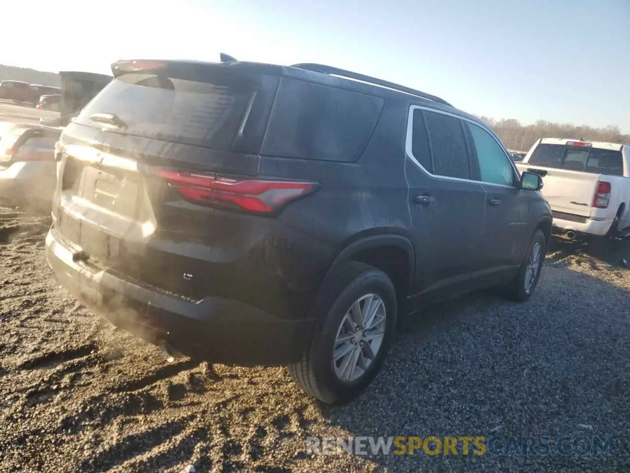 3 Photograph of a damaged car 1GNERGKWXPJ278454 CHEVROLET TRAVERSE 2023