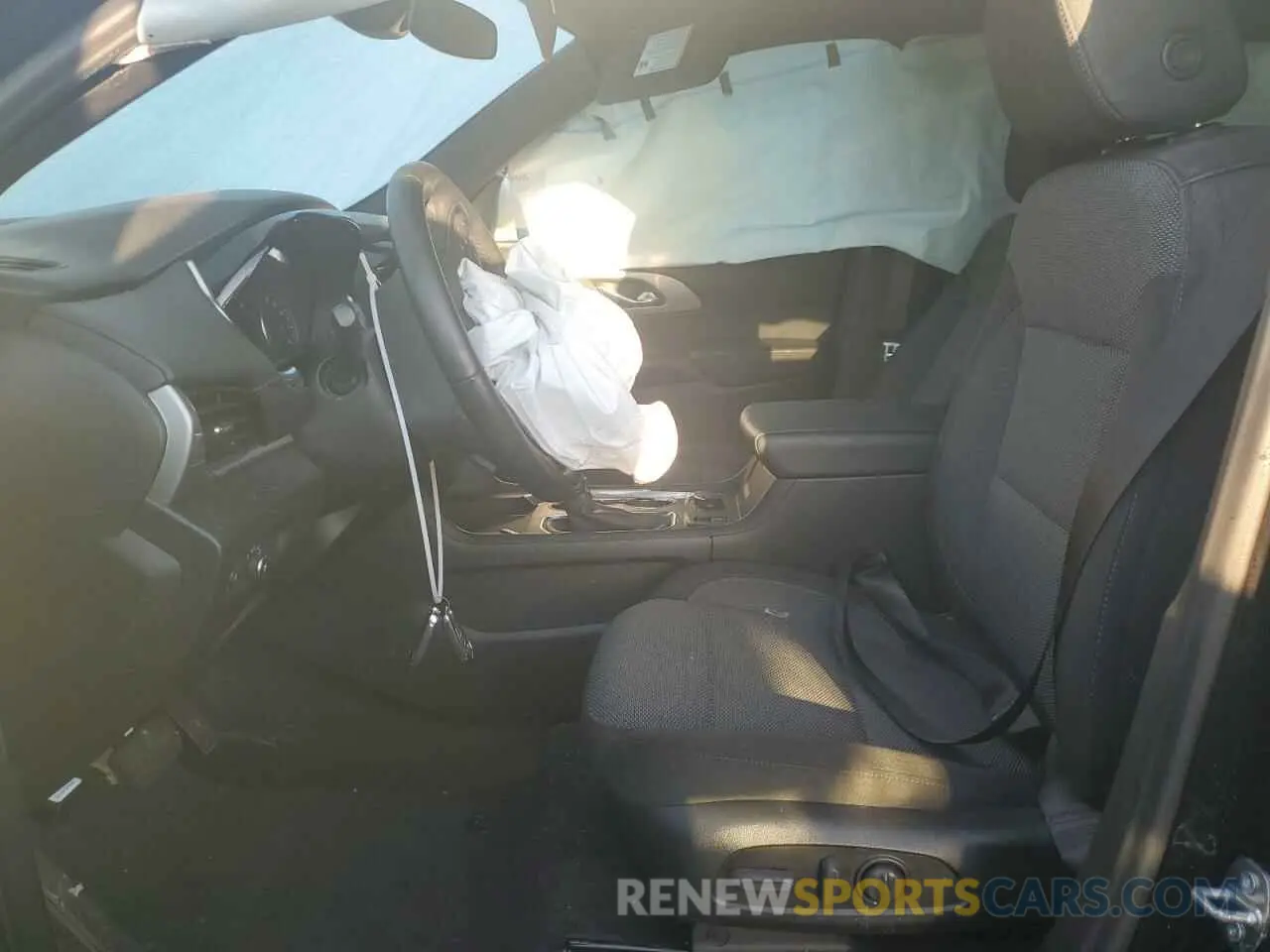 7 Photograph of a damaged car 1GNERGKWXPJ278454 CHEVROLET TRAVERSE 2023