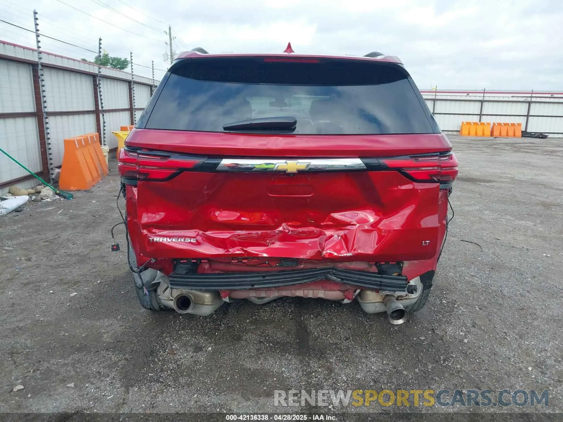 6 Photograph of a damaged car 1GNERHKW9PJ203184 CHEVROLET TRAVERSE 2023