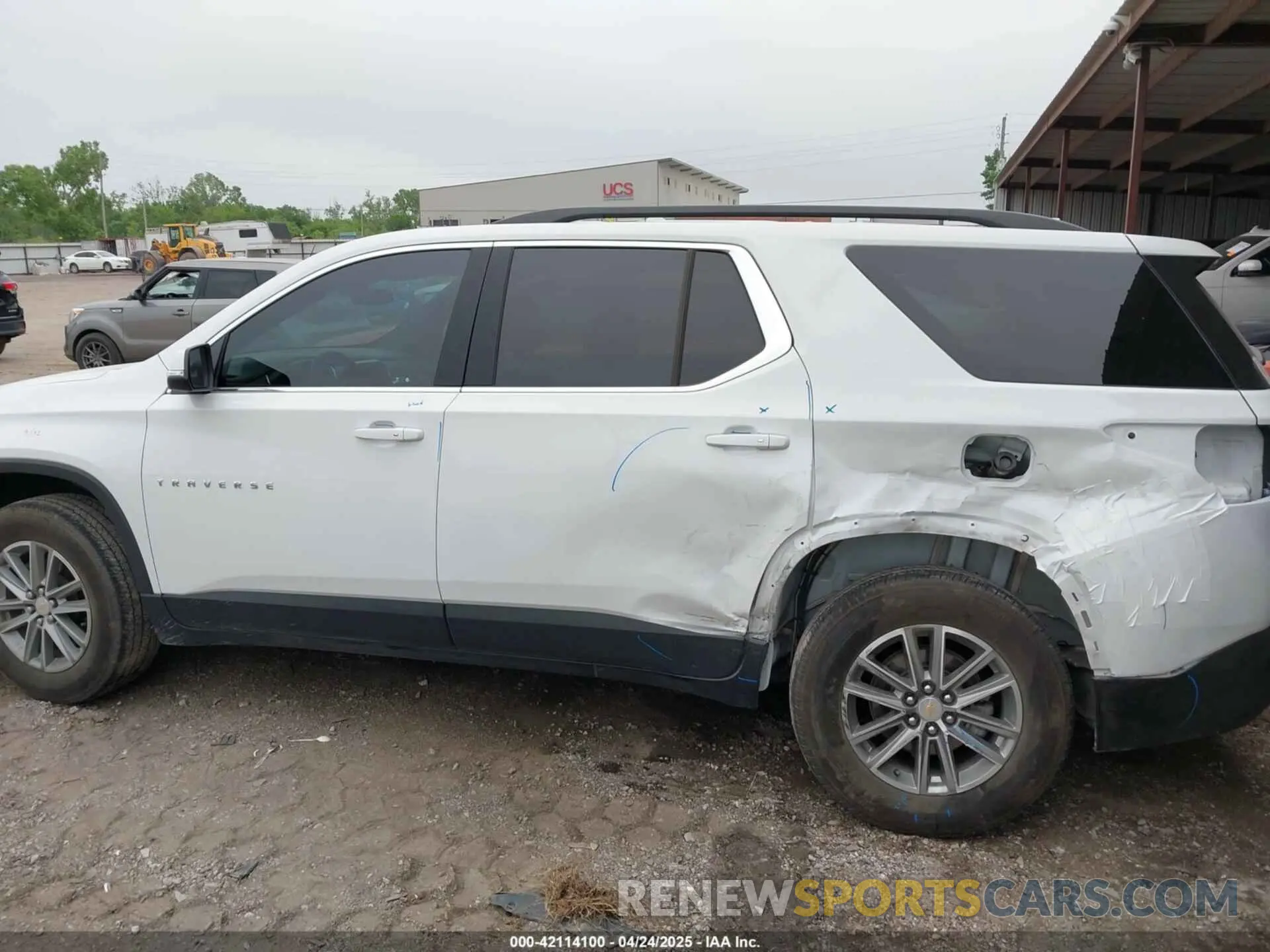15 Photograph of a damaged car 1GNERHKWXPJ194379 CHEVROLET TRAVERSE 2023