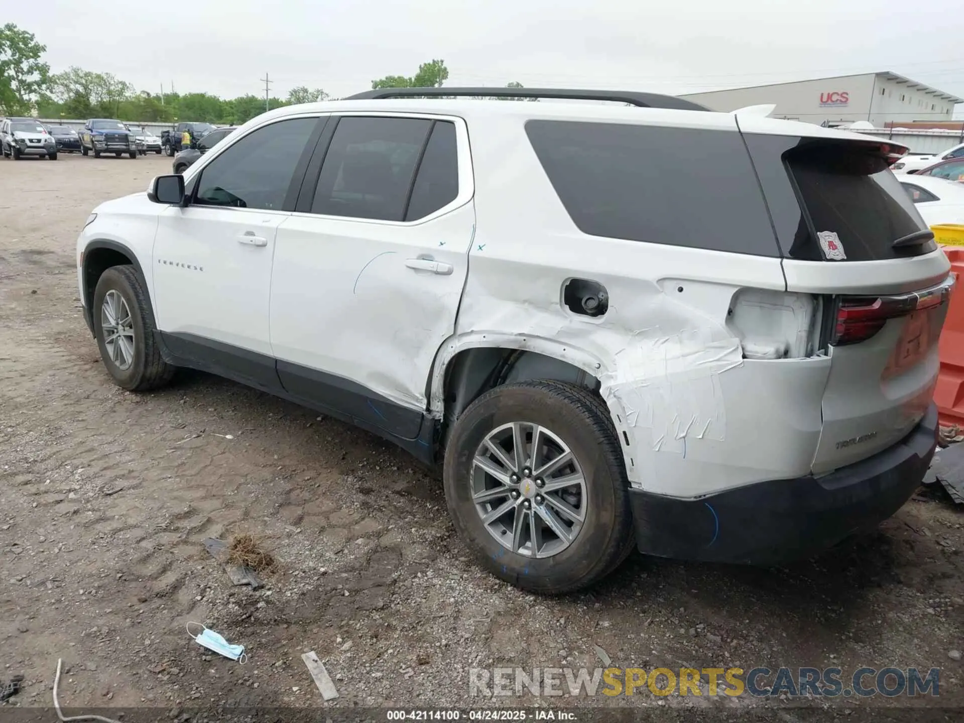 3 Photograph of a damaged car 1GNERHKWXPJ194379 CHEVROLET TRAVERSE 2023