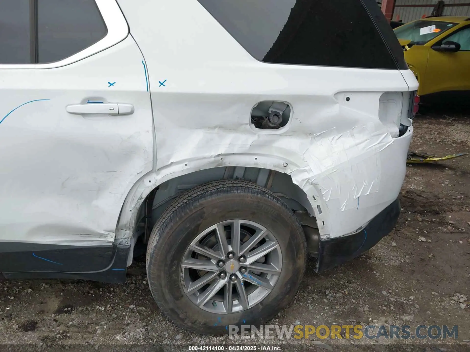 6 Photograph of a damaged car 1GNERHKWXPJ194379 CHEVROLET TRAVERSE 2023