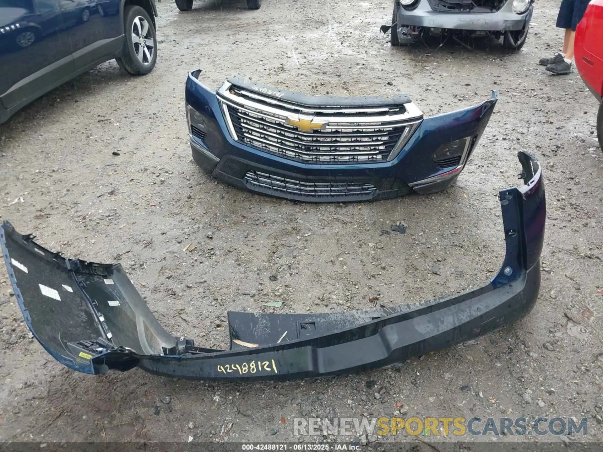 12 Photograph of a damaged car 1GNERHKWXPJ215327 CHEVROLET TRAVERSE 2023