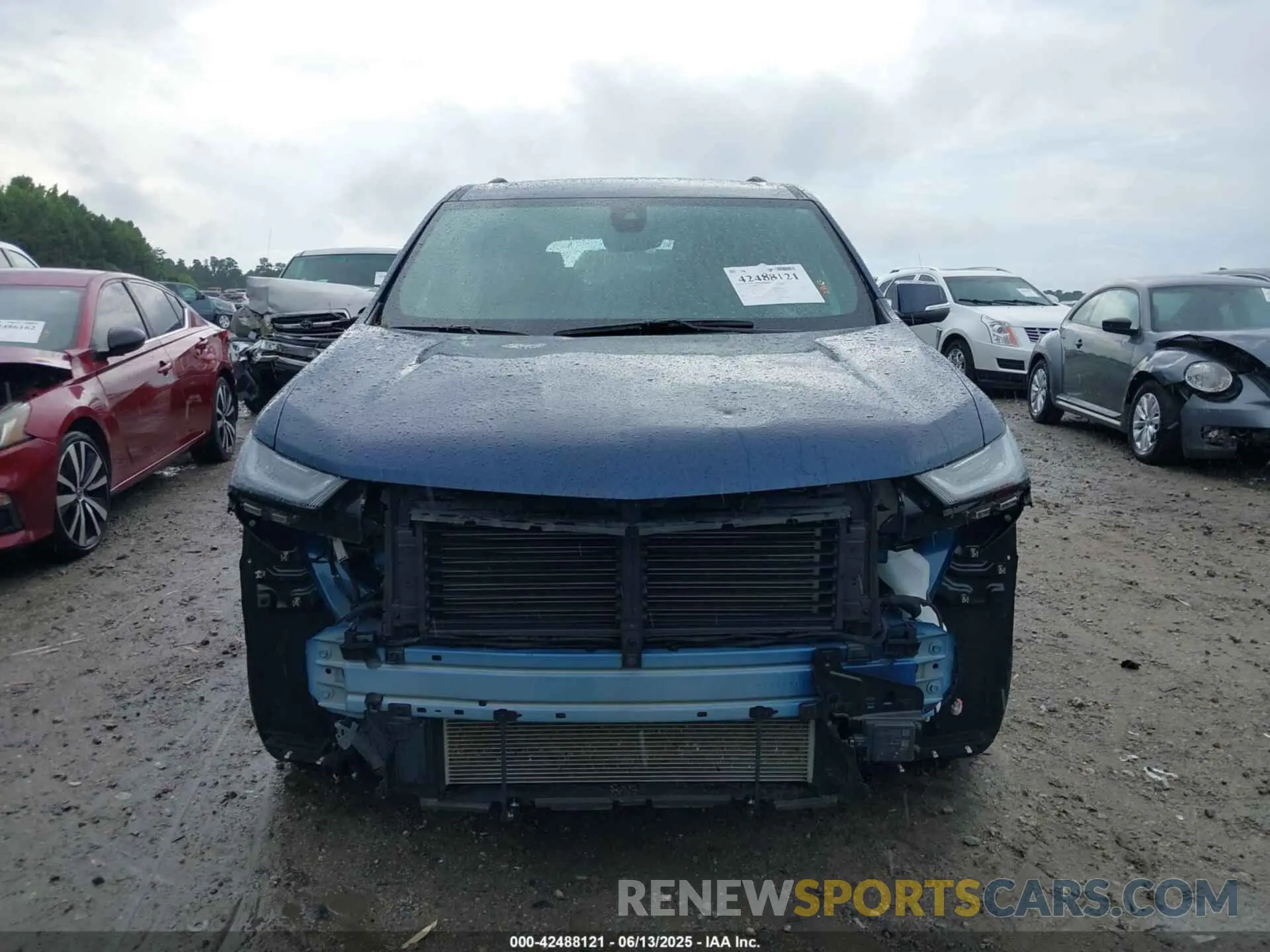 13 Photograph of a damaged car 1GNERHKWXPJ215327 CHEVROLET TRAVERSE 2023