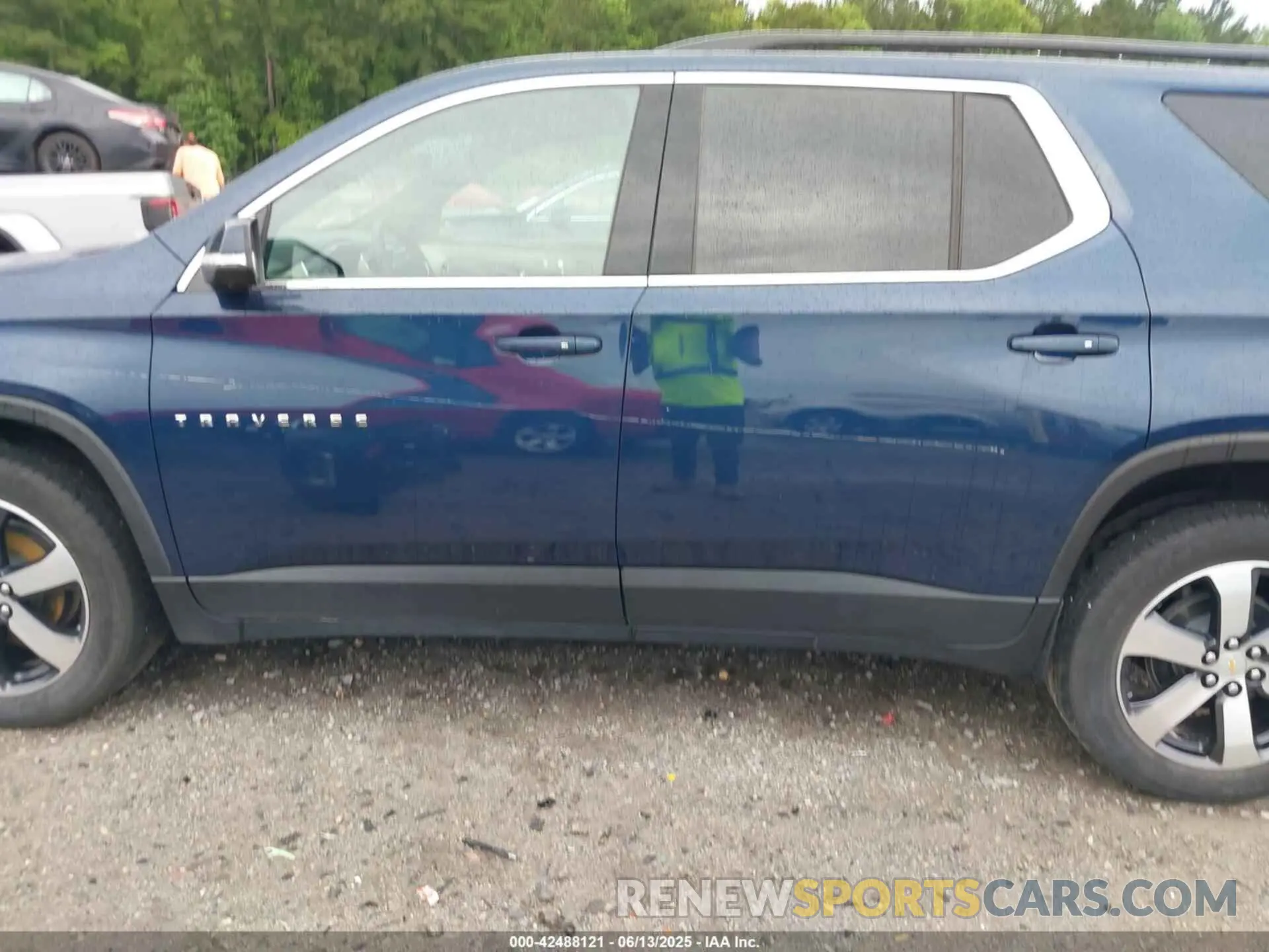 15 Photograph of a damaged car 1GNERHKWXPJ215327 CHEVROLET TRAVERSE 2023