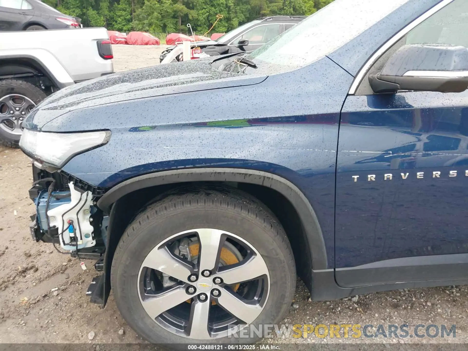 18 Photograph of a damaged car 1GNERHKWXPJ215327 CHEVROLET TRAVERSE 2023