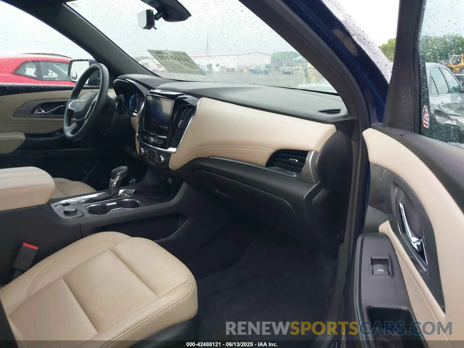 5 Photograph of a damaged car 1GNERHKWXPJ215327 CHEVROLET TRAVERSE 2023