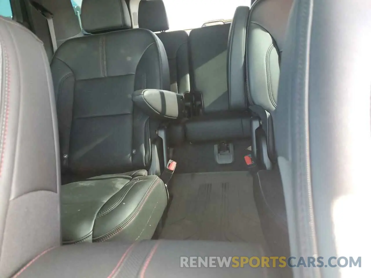 10 Photograph of a damaged car 1GNERJKW3PJ263064 CHEVROLET TRAVERSE 2023