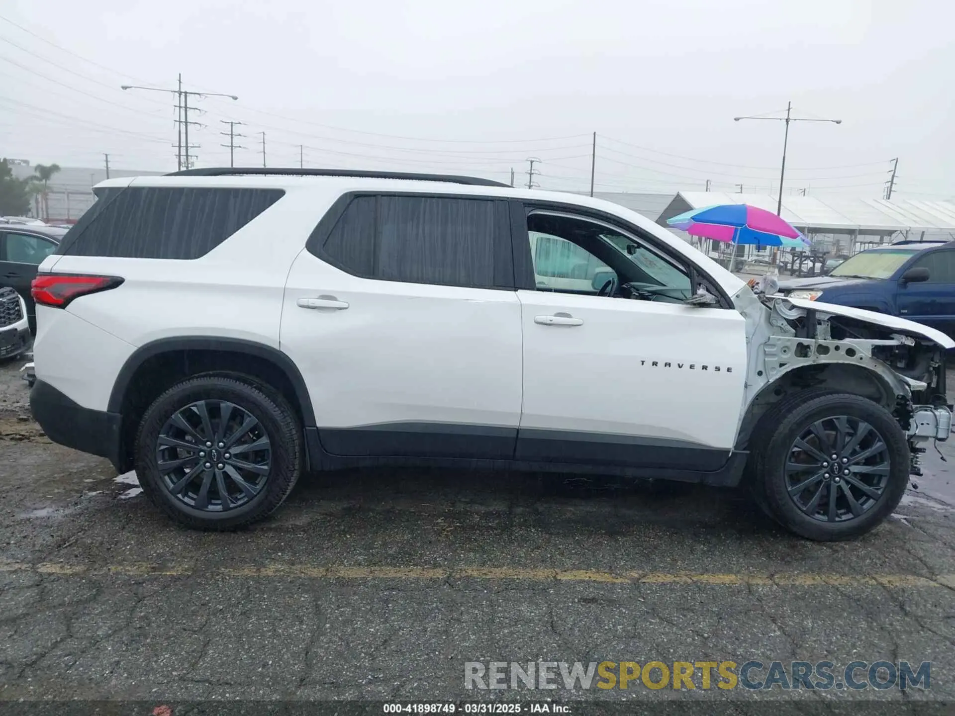 18 Photograph of a damaged car 1GNERJKWXPJ161017 CHEVROLET TRAVERSE 2023