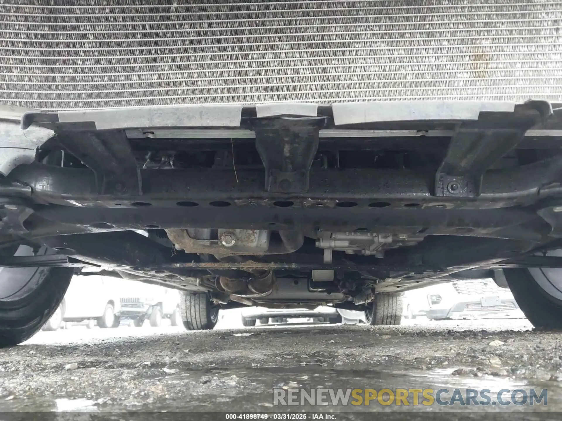 19 Photograph of a damaged car 1GNERJKWXPJ161017 CHEVROLET TRAVERSE 2023