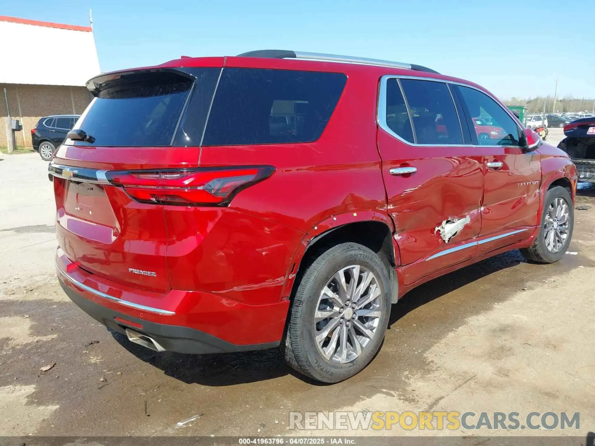 4 Photograph of a damaged car 1GNERKKW1PJ114299 CHEVROLET TRAVERSE 2023