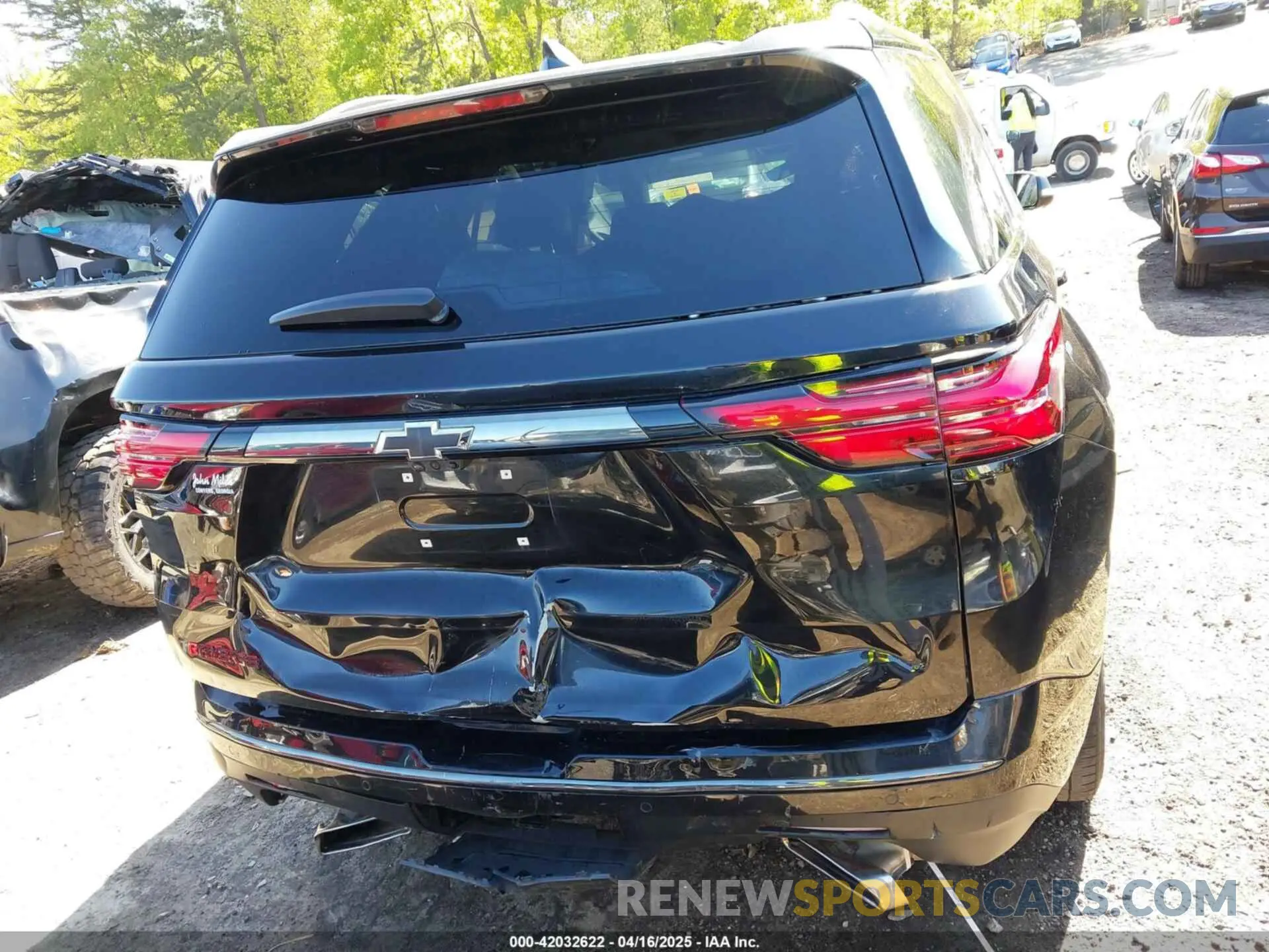 16 Photograph of a damaged car 1GNERKKW5PJ128805 CHEVROLET TRAVERSE 2023