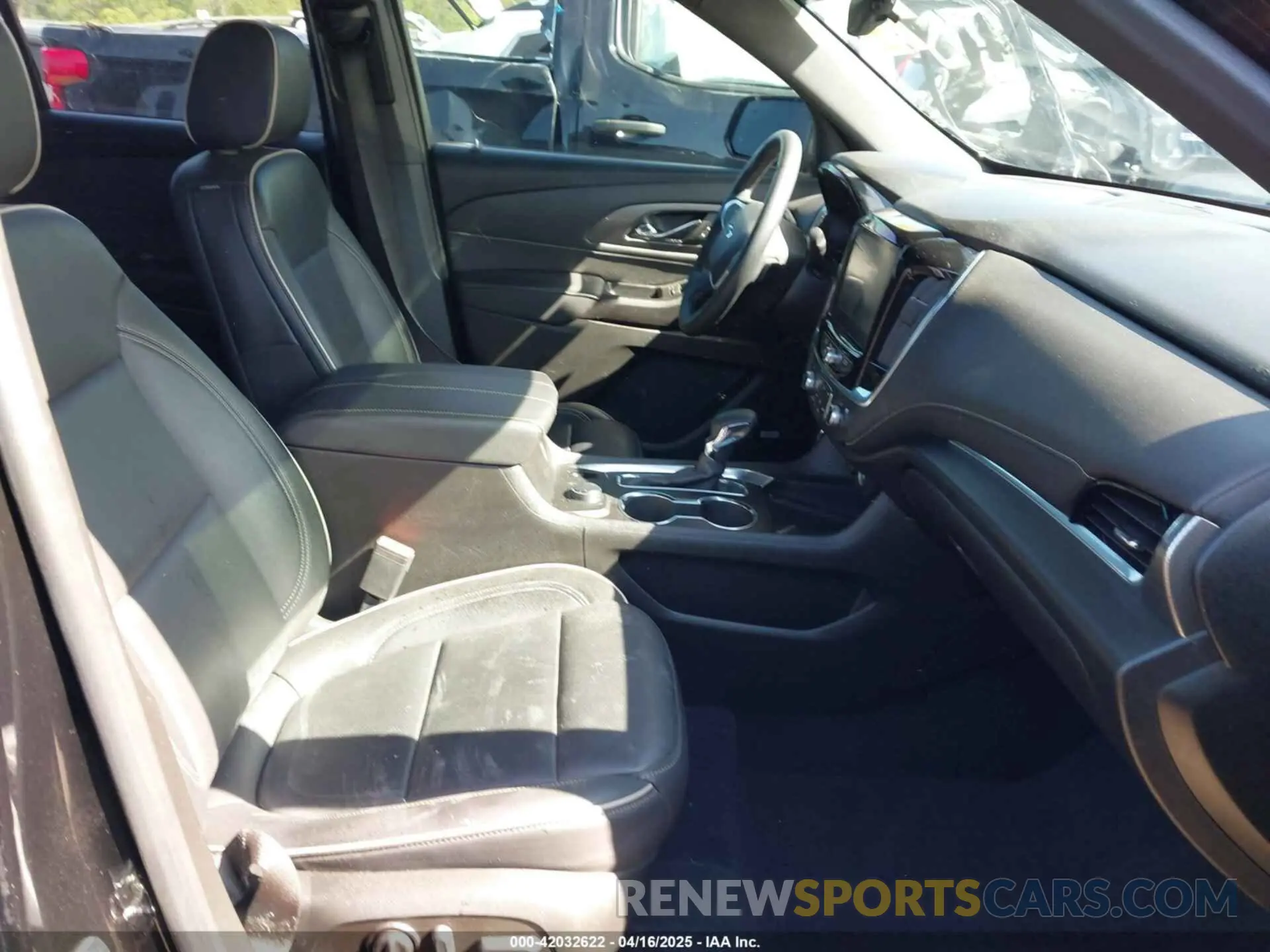 5 Photograph of a damaged car 1GNERKKW5PJ128805 CHEVROLET TRAVERSE 2023