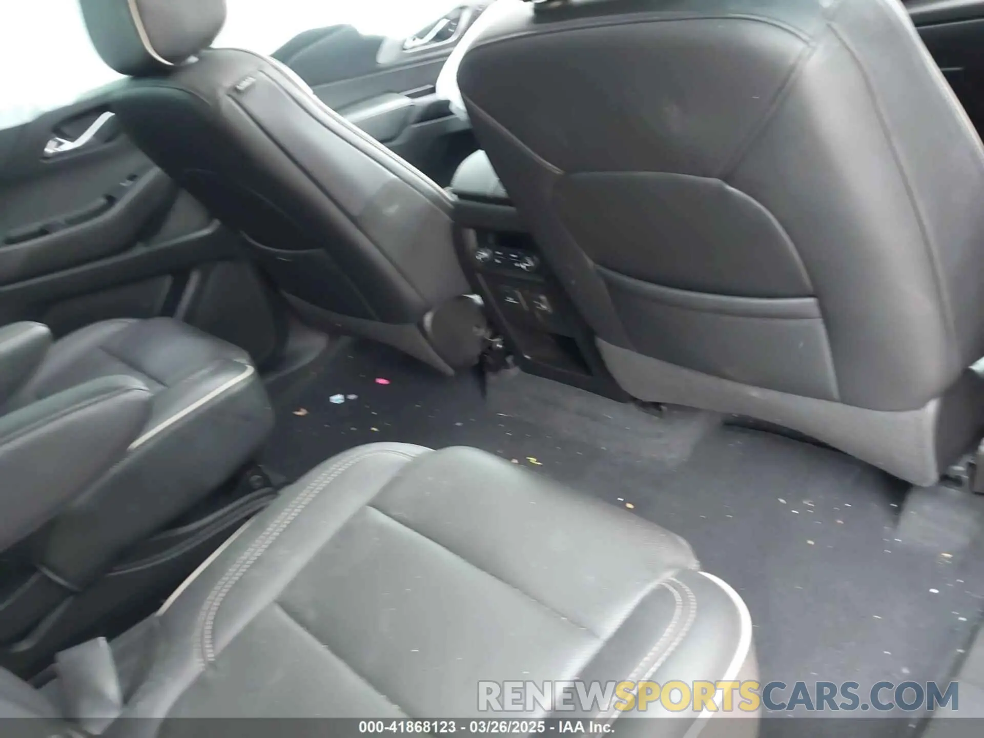 8 Photograph of a damaged car 1GNERKKW6PJ104495 CHEVROLET TRAVERSE 2023