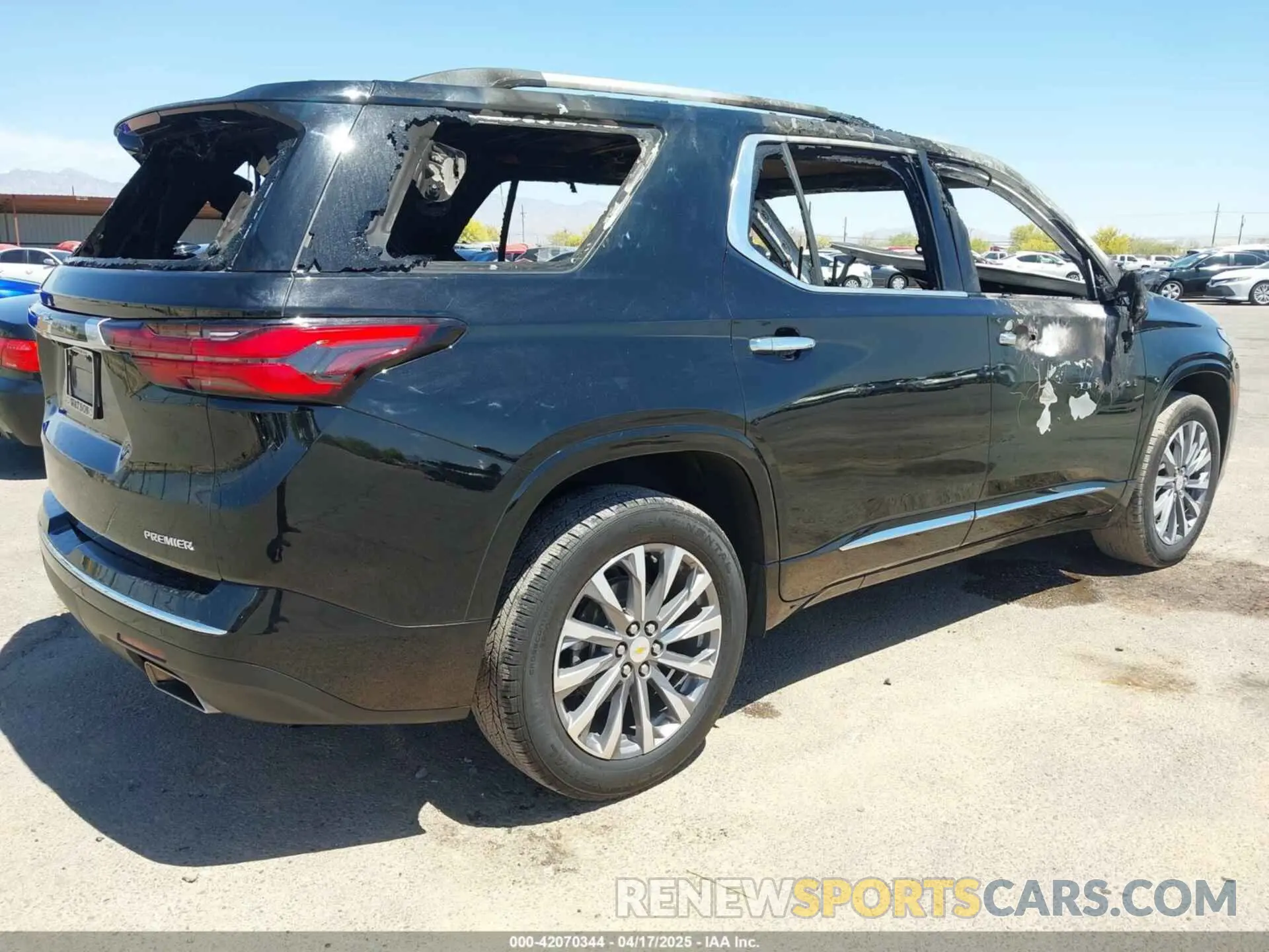 4 Photograph of a damaged car 1GNERKKW7PJ314975 CHEVROLET TRAVERSE 2023