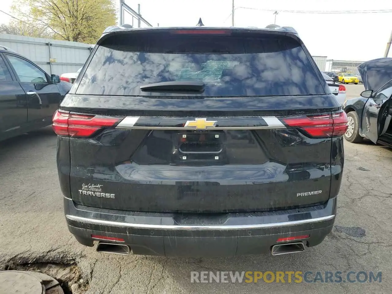 6 Photograph of a damaged car 1GNERKKW9PJ157174 CHEVROLET TRAVERSE 2023