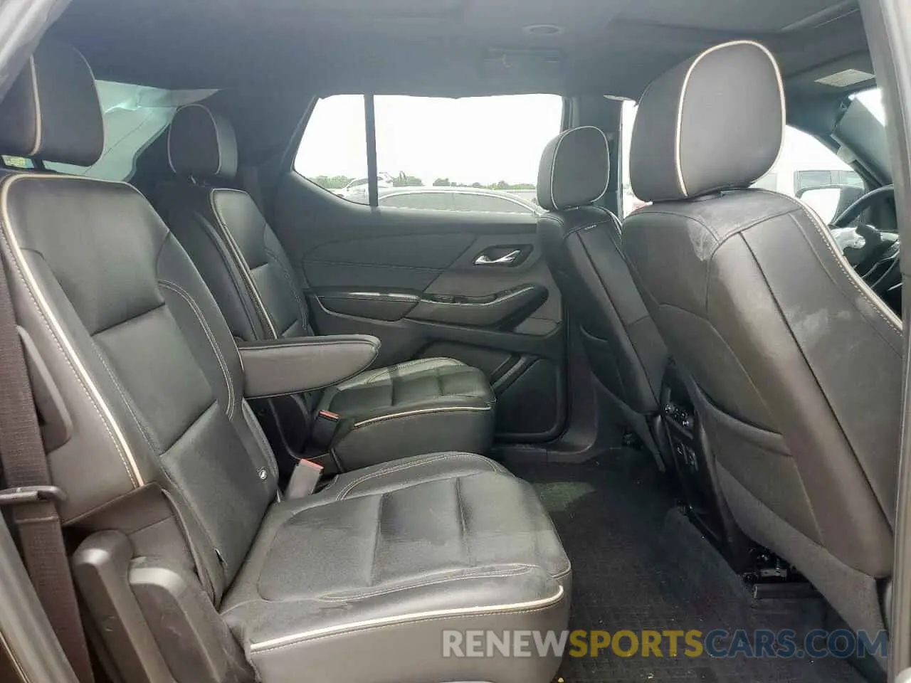 11 Photograph of a damaged car 1GNERKKWXPJ182441 CHEVROLET TRAVERSE 2023