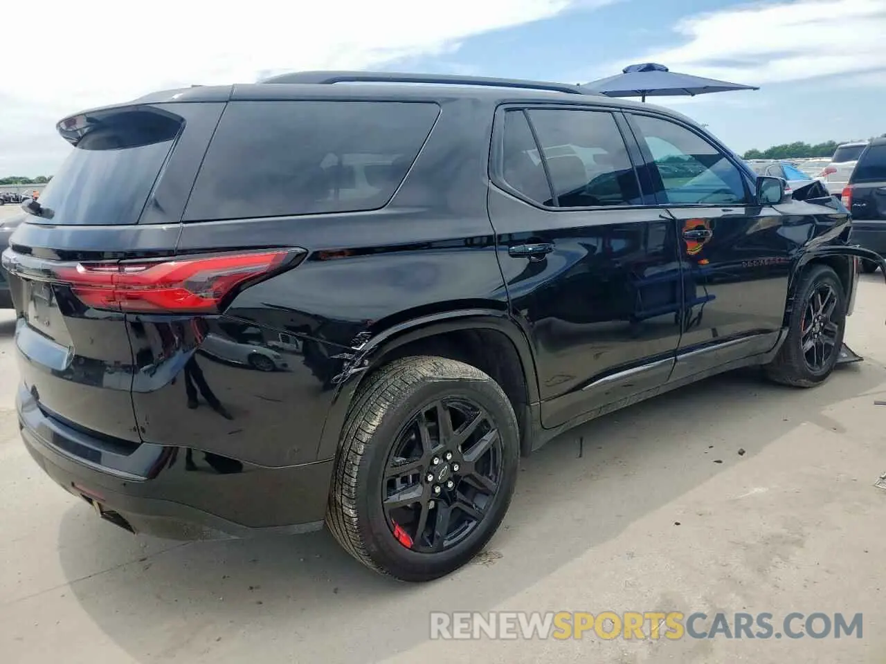 3 Photograph of a damaged car 1GNERKKWXPJ182441 CHEVROLET TRAVERSE 2023