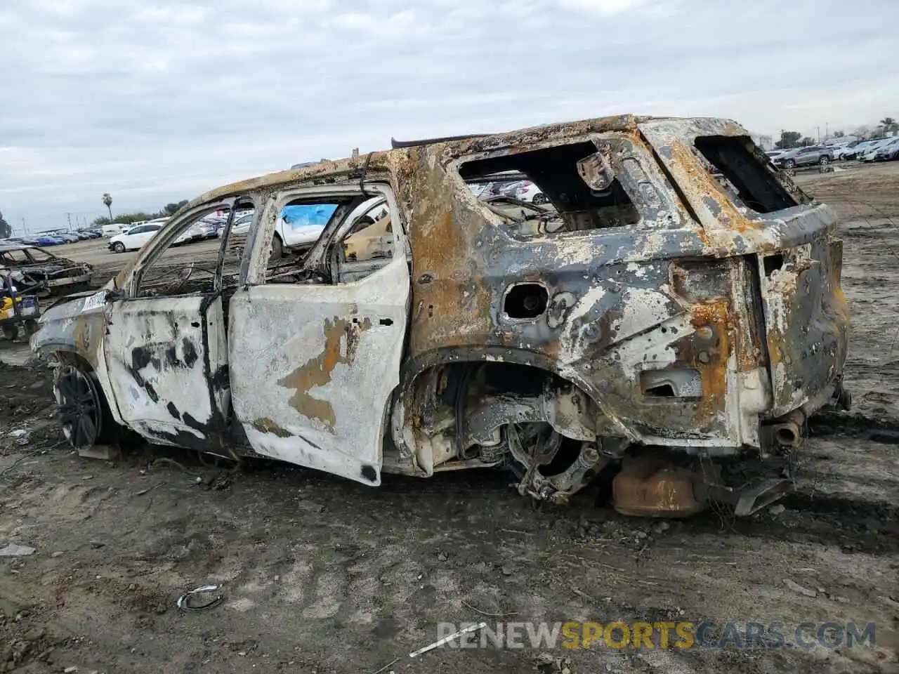 2 Photograph of a damaged car 1GNERNKW0PJ181932 CHEVROLET TRAVERSE 2023