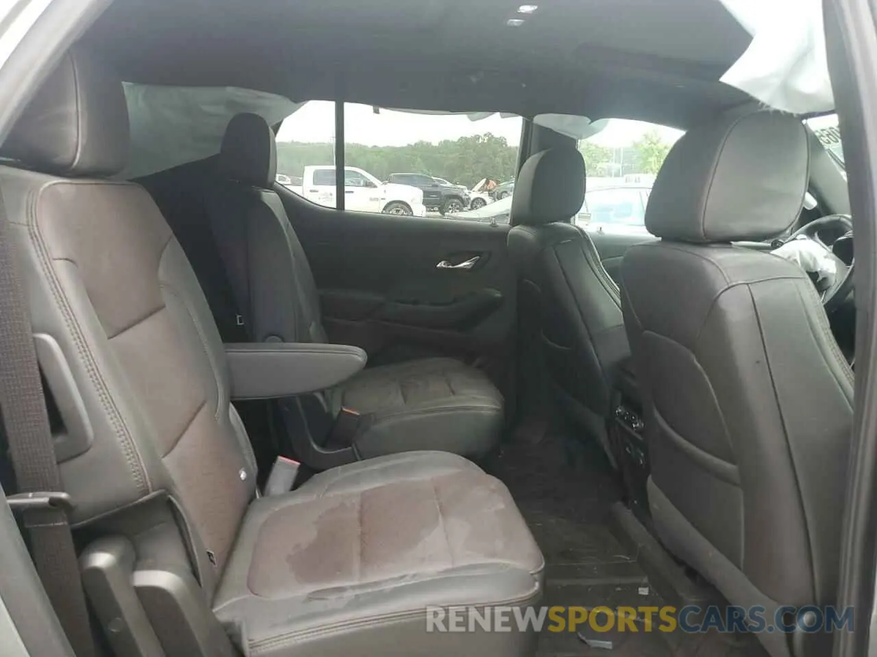 11 Photograph of a damaged car 1GNERNKW8PJ250219 CHEVROLET TRAVERSE 2023
