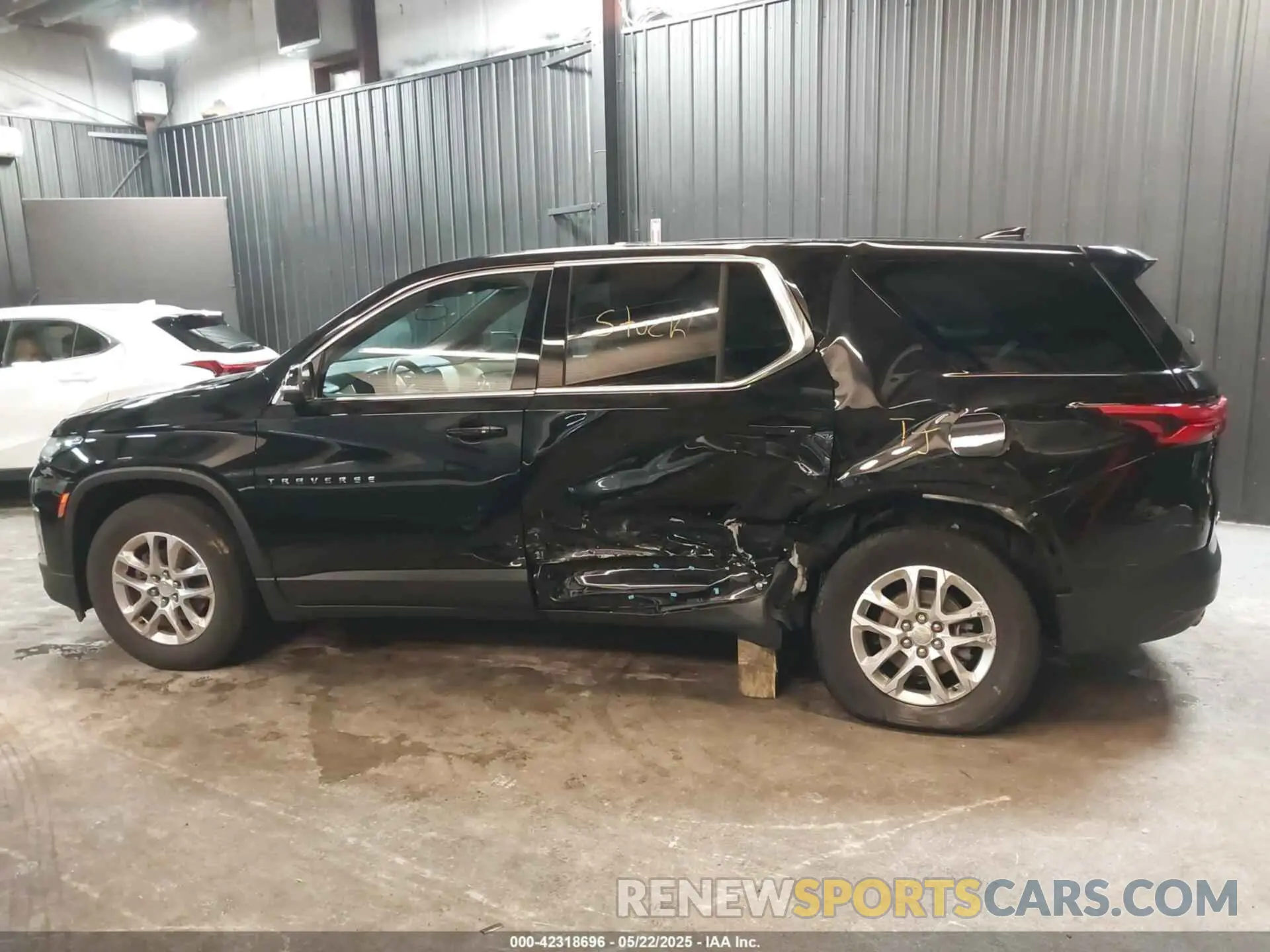 14 Photograph of a damaged car 1GNEVFKW4PJ206915 CHEVROLET TRAVERSE 2023