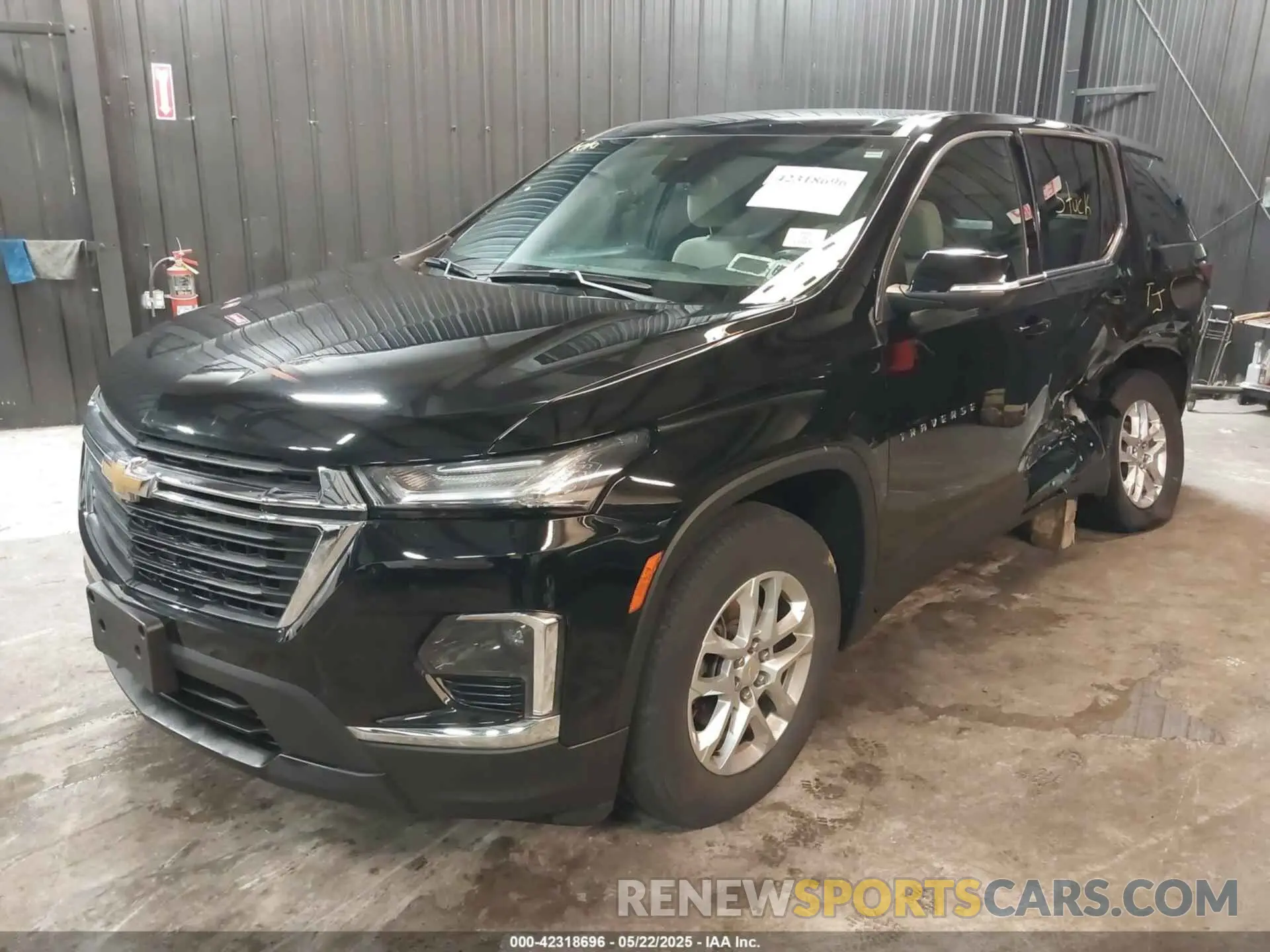 2 Photograph of a damaged car 1GNEVFKW4PJ206915 CHEVROLET TRAVERSE 2023