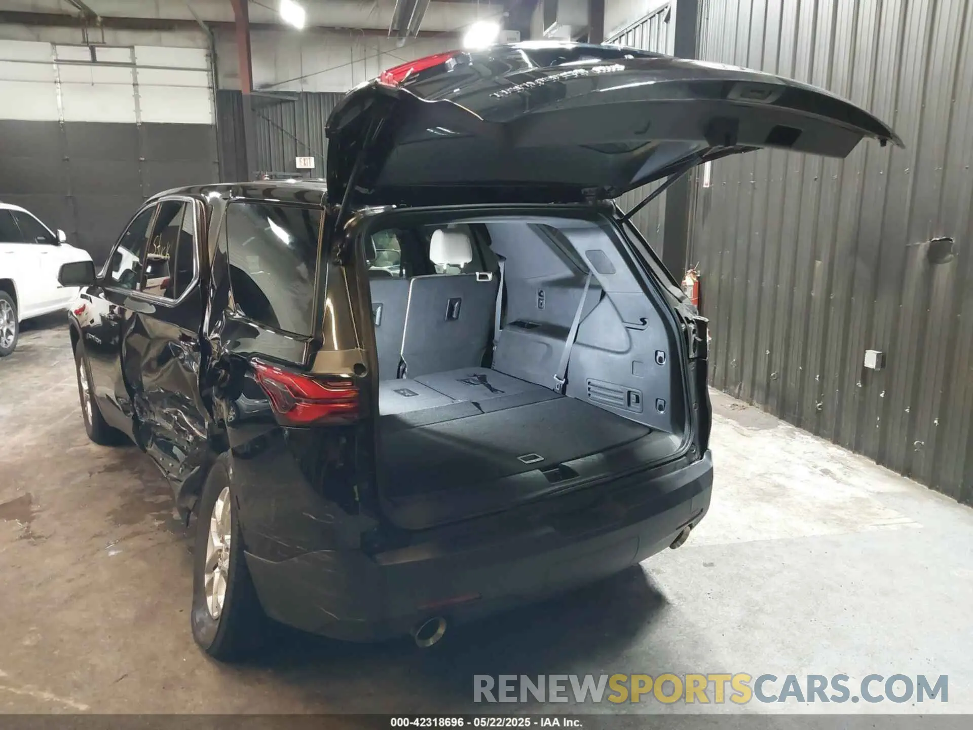 3 Photograph of a damaged car 1GNEVFKW4PJ206915 CHEVROLET TRAVERSE 2023