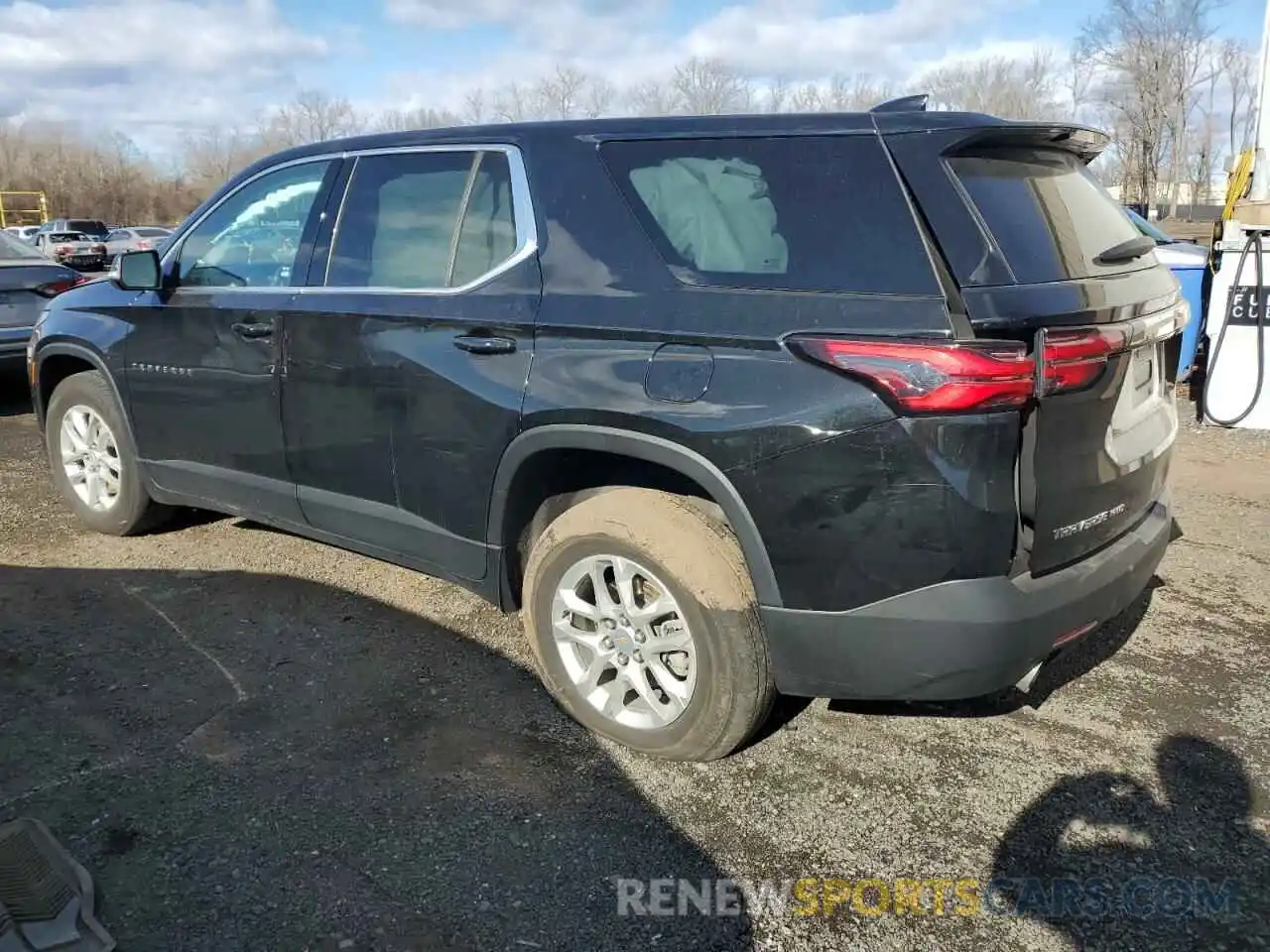 2 Photograph of a damaged car 1GNEVFKW4PJ290802 CHEVROLET TRAVERSE 2023