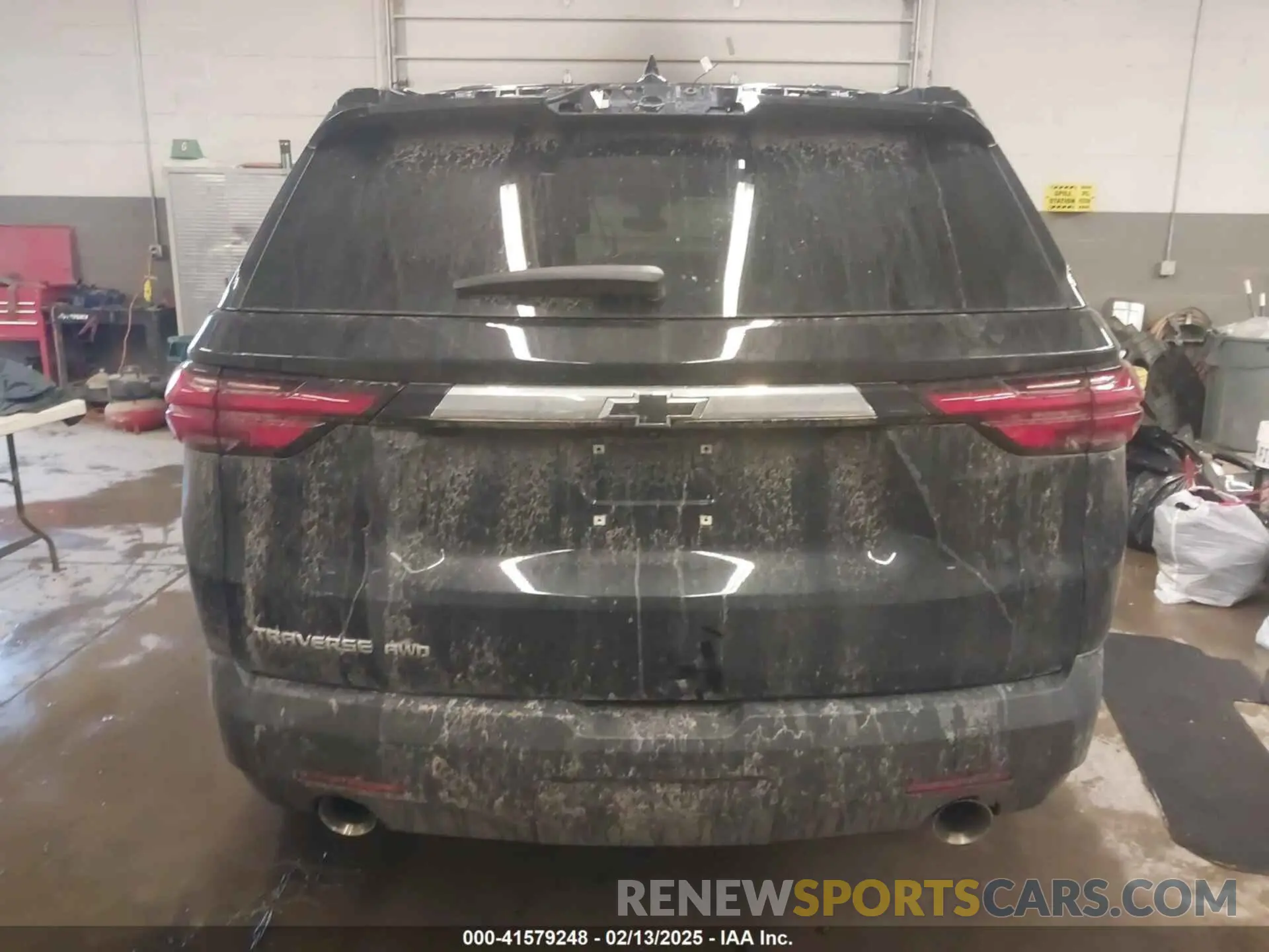 17 Photograph of a damaged car 1GNEVFKW6PJ334301 CHEVROLET TRAVERSE 2023