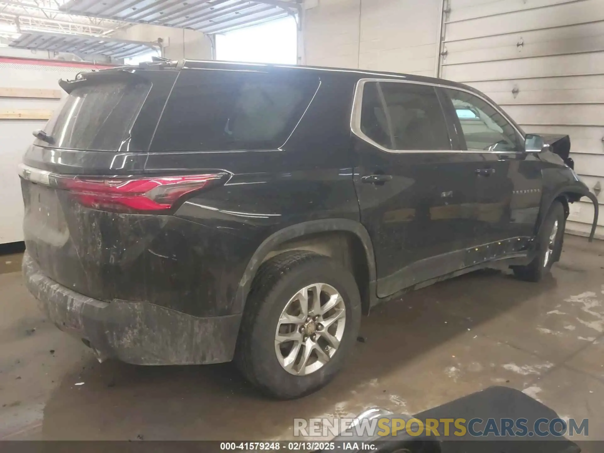 4 Photograph of a damaged car 1GNEVFKW6PJ334301 CHEVROLET TRAVERSE 2023