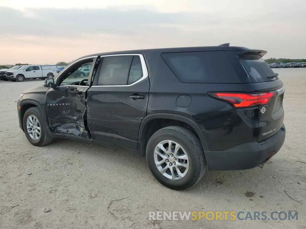 2 Photograph of a damaged car 1GNEVFKW7PJ334503 CHEVROLET TRAVERSE 2023
