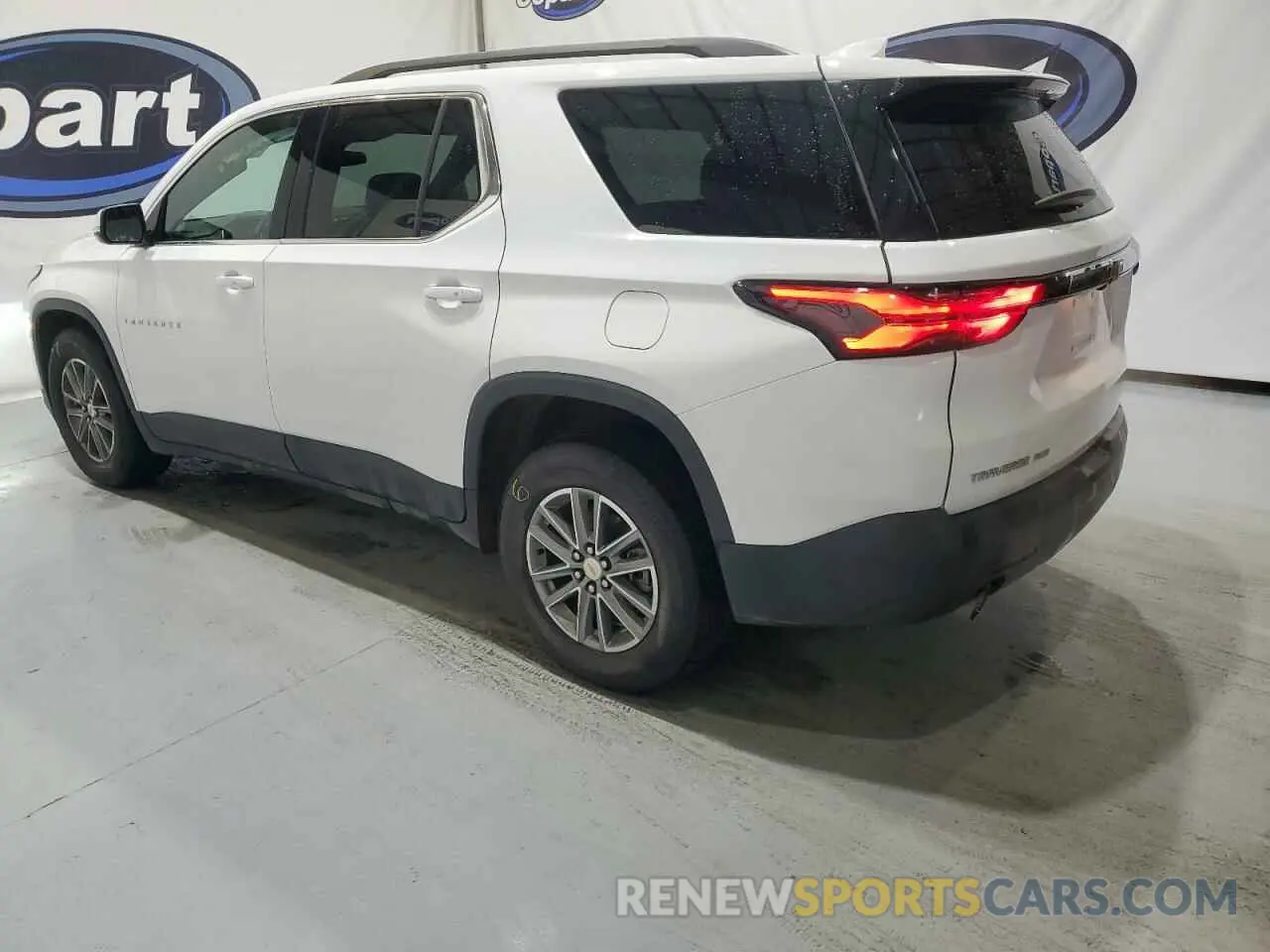 2 Photograph of a damaged car 1GNEVGKW1PJ141415 CHEVROLET TRAVERSE 2023