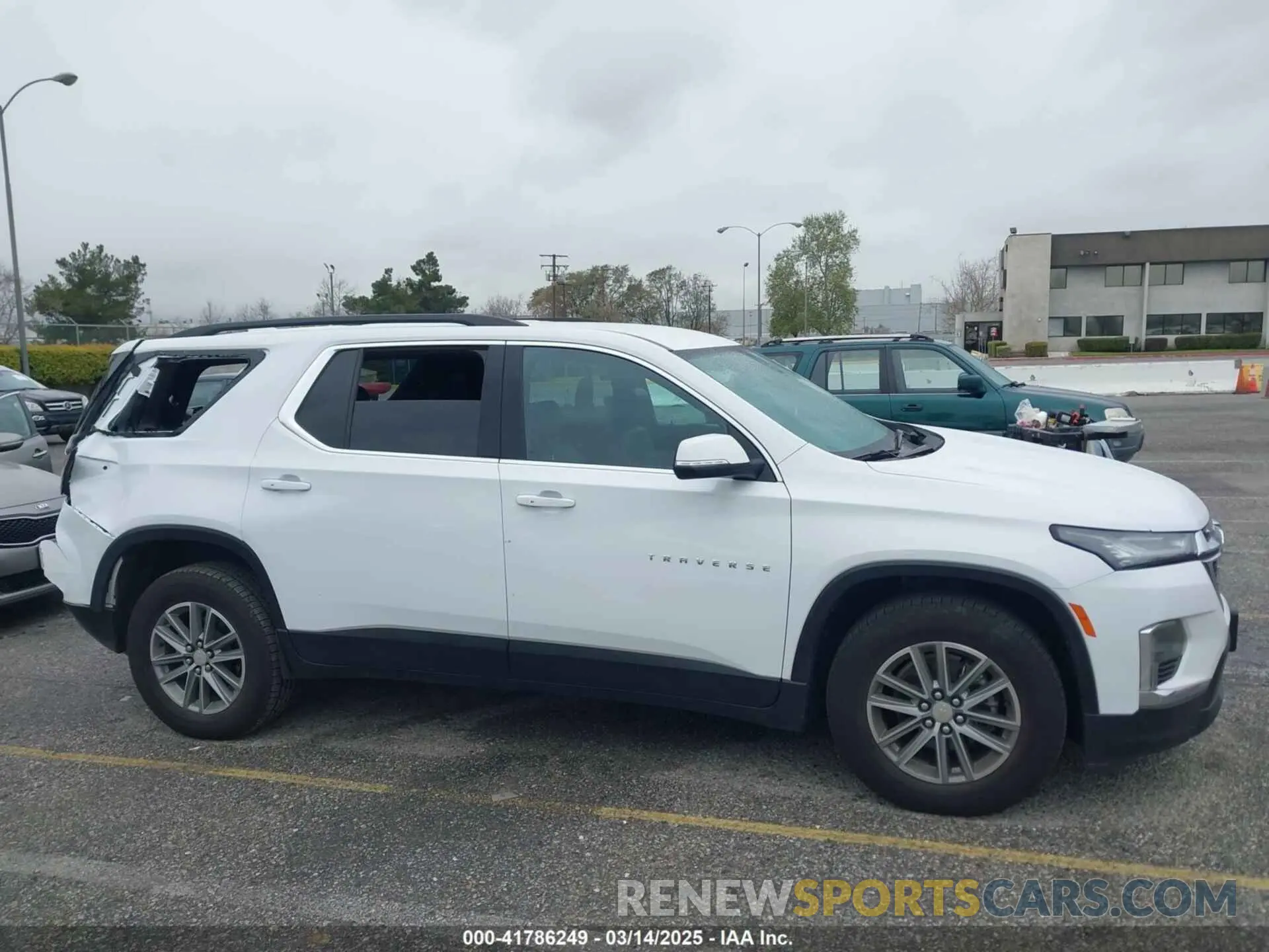 13 Photograph of a damaged car 1GNEVGKW1PJ180490 CHEVROLET TRAVERSE 2023
