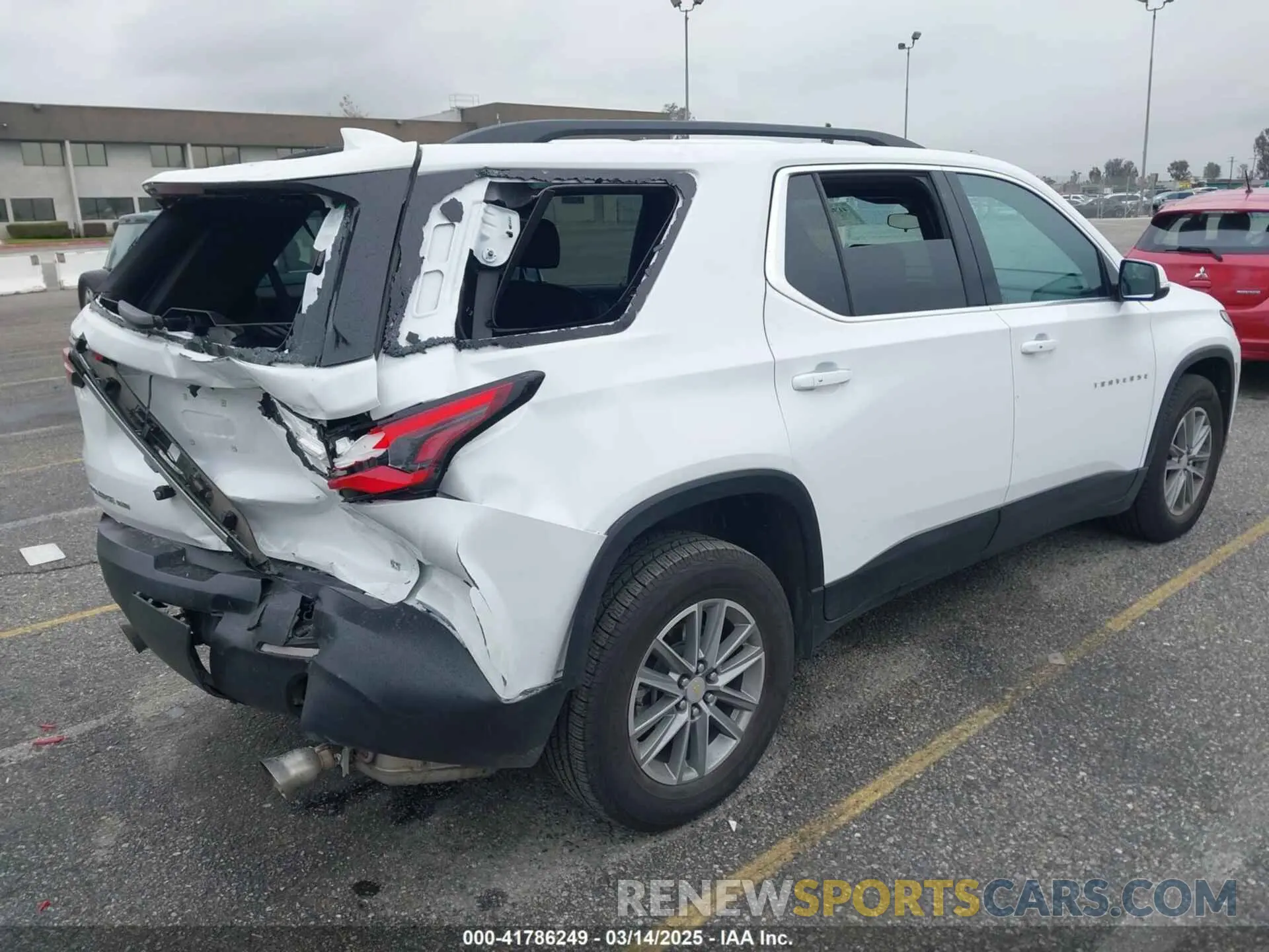 4 Photograph of a damaged car 1GNEVGKW1PJ180490 CHEVROLET TRAVERSE 2023