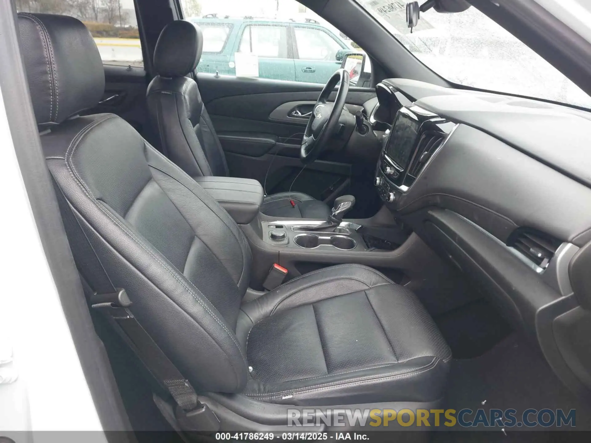 5 Photograph of a damaged car 1GNEVGKW1PJ180490 CHEVROLET TRAVERSE 2023