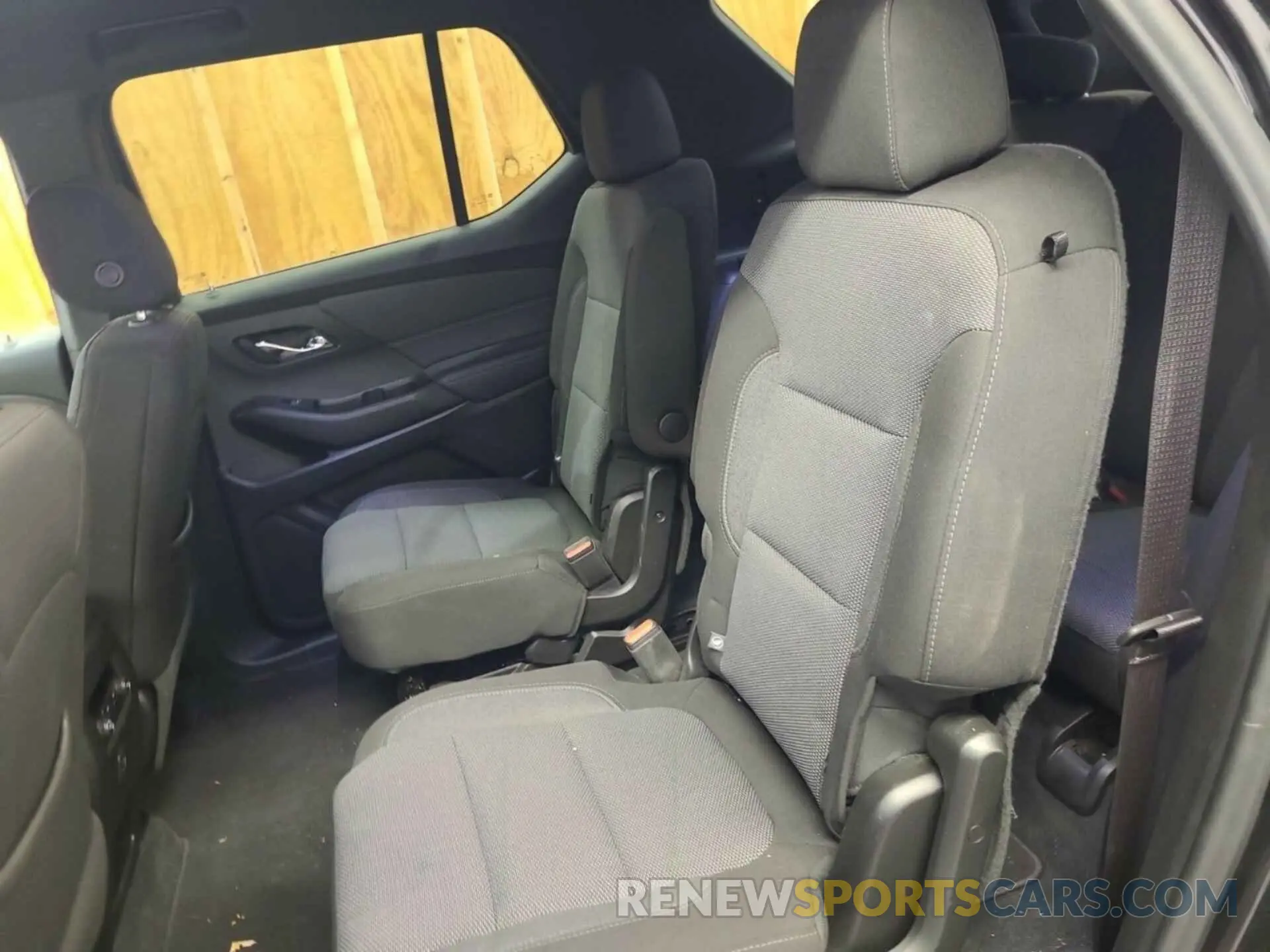 1 Photograph of a damaged car 1GNEVGKW1PJ242955 CHEVROLET TRAVERSE 2023