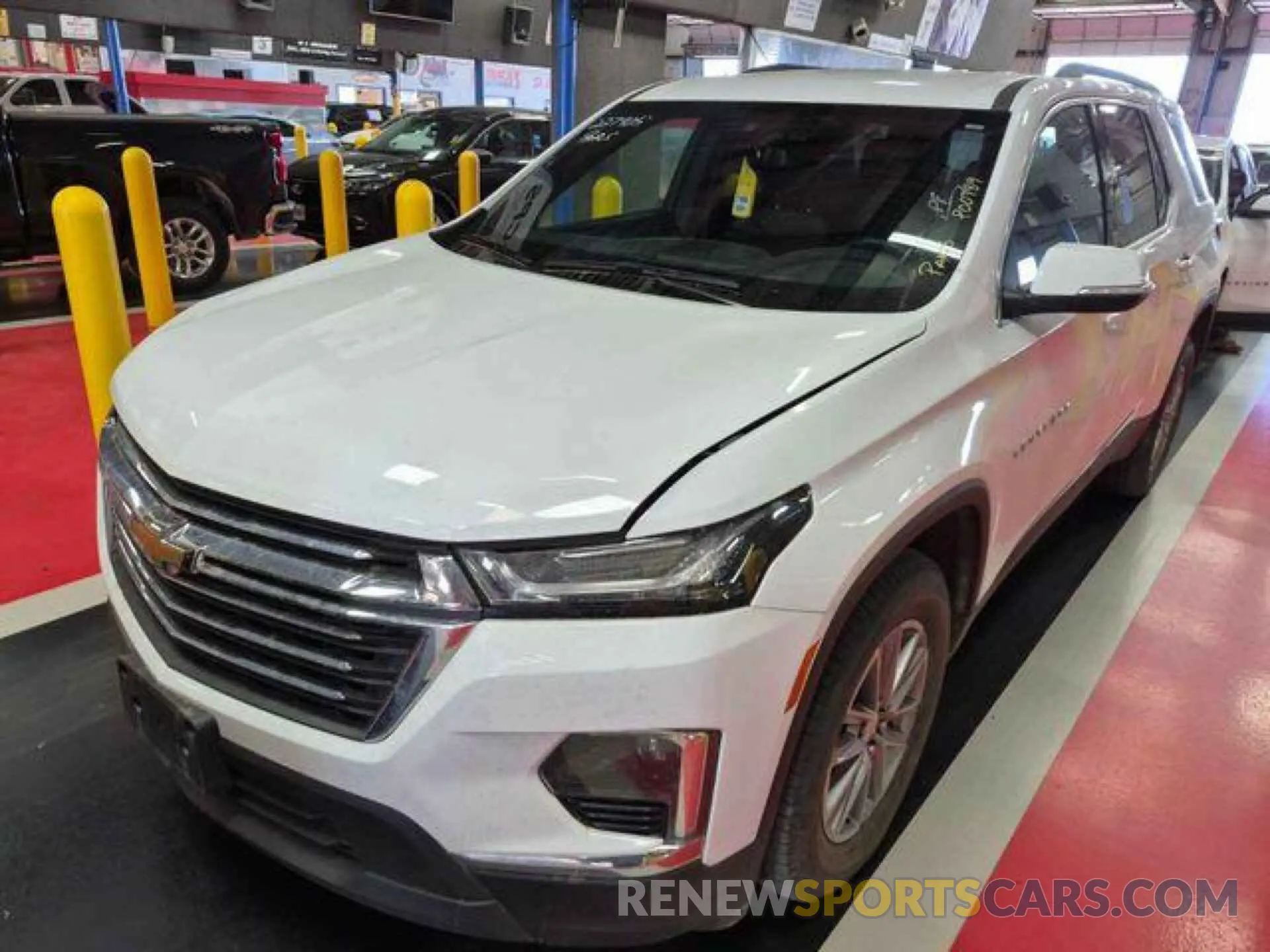 10 Photograph of a damaged car 1GNEVGKW1PJ293369 CHEVROLET TRAVERSE 2023