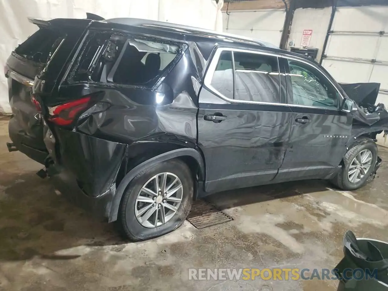 3 Photograph of a damaged car 1GNEVGKW1PJ331246 CHEVROLET TRAVERSE 2023
