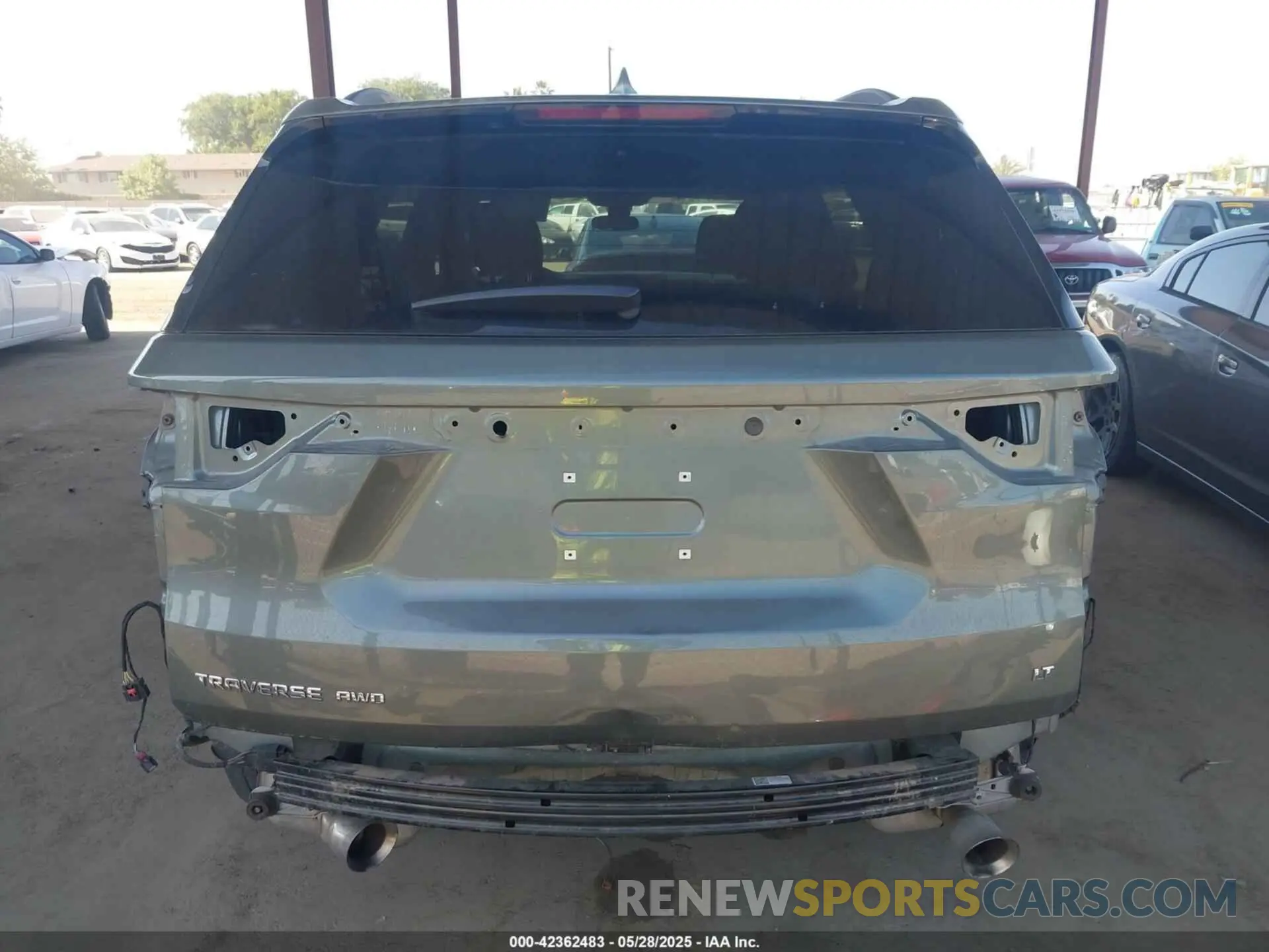 17 Photograph of a damaged car 1GNEVGKW2PJ149457 CHEVROLET TRAVERSE 2023