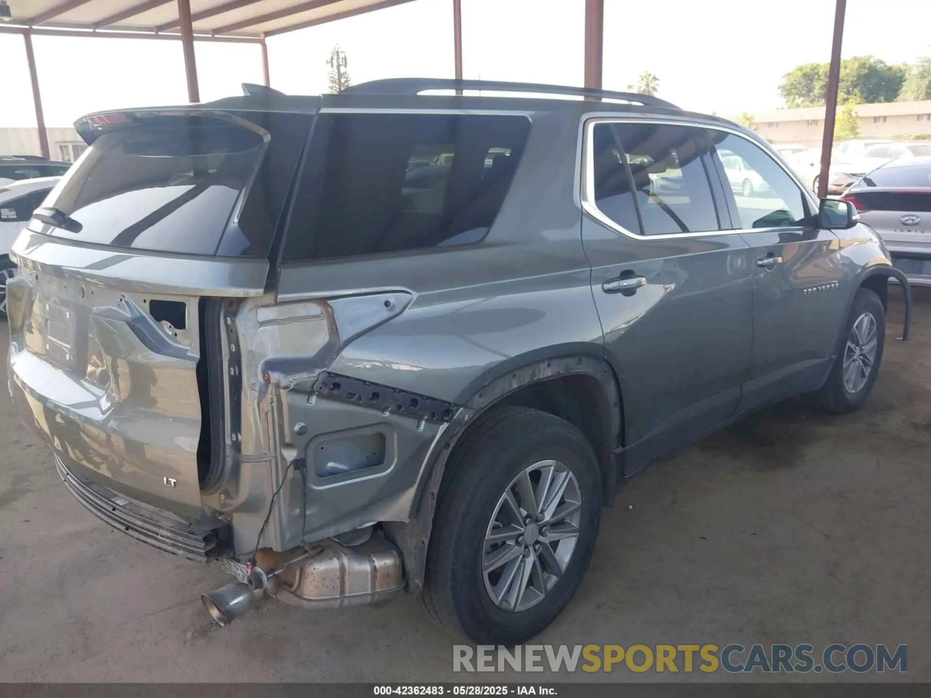 4 Photograph of a damaged car 1GNEVGKW2PJ149457 CHEVROLET TRAVERSE 2023