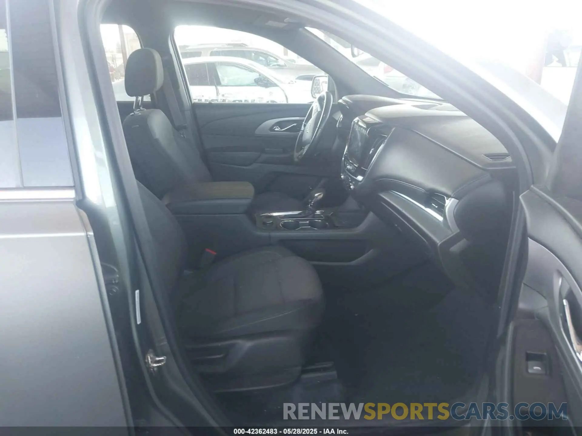 5 Photograph of a damaged car 1GNEVGKW2PJ149457 CHEVROLET TRAVERSE 2023