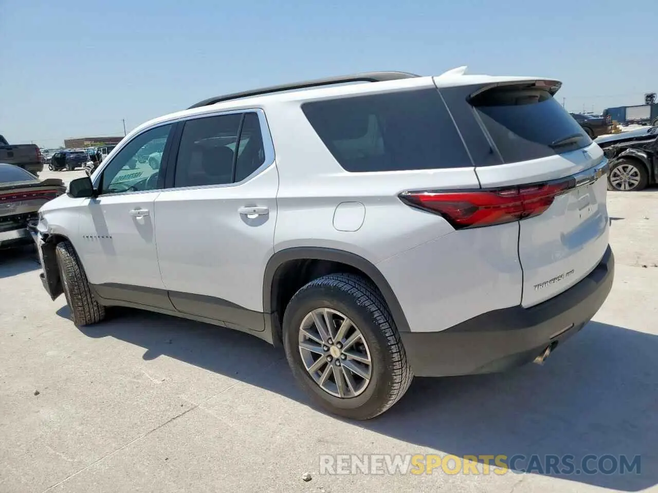 2 Photograph of a damaged car 1GNEVGKW2PJ168526 CHEVROLET TRAVERSE 2023