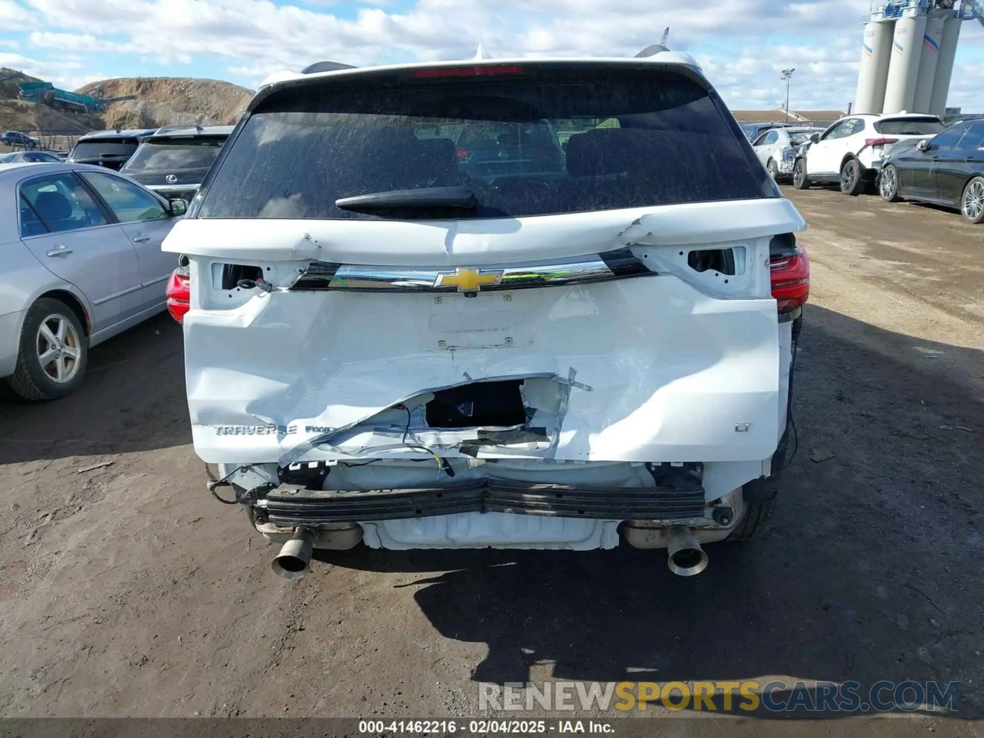 19 Photograph of a damaged car 1GNEVGKW3PJ224425 CHEVROLET TRAVERSE 2023