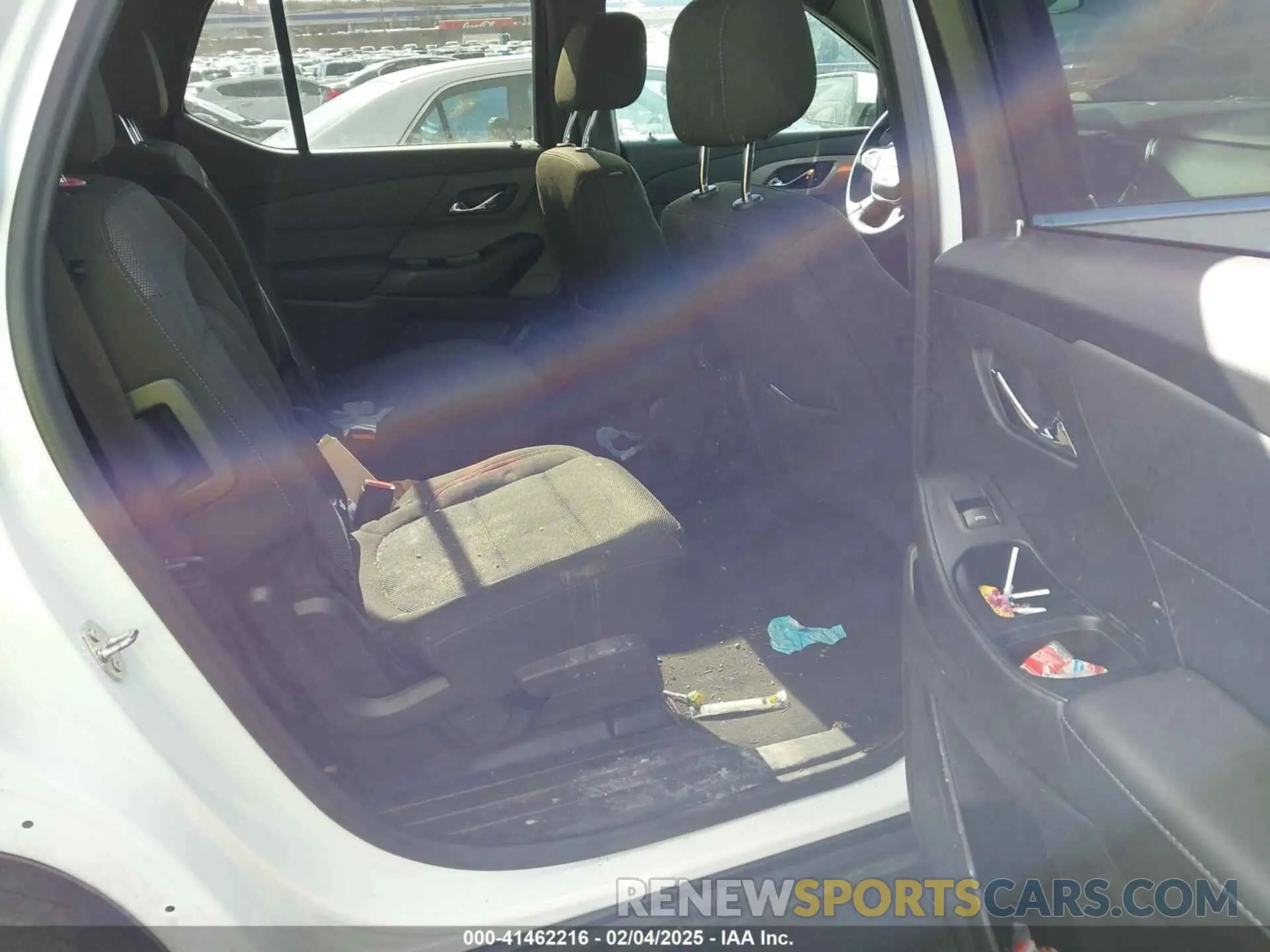 8 Photograph of a damaged car 1GNEVGKW3PJ224425 CHEVROLET TRAVERSE 2023