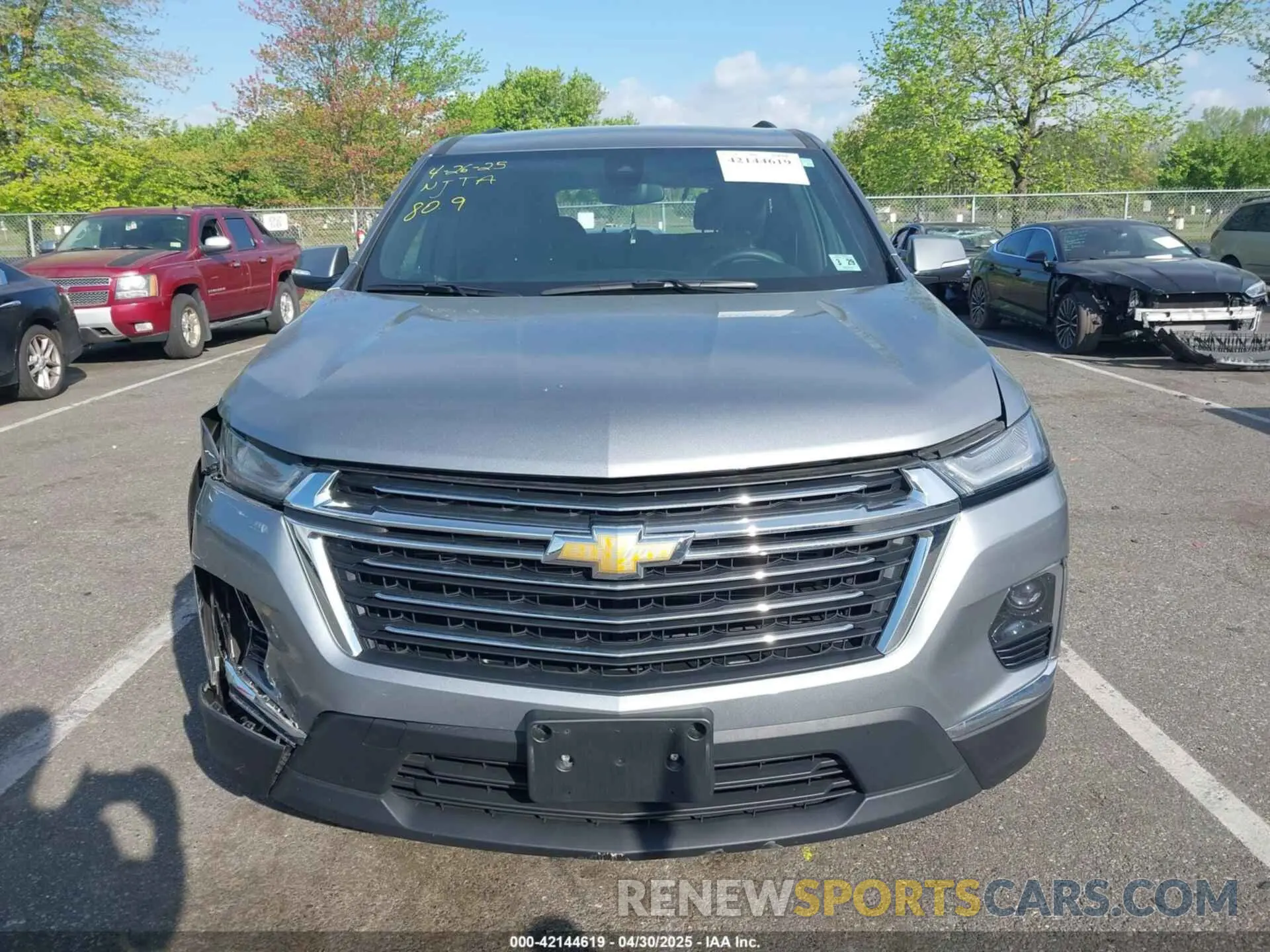 12 Photograph of a damaged car 1GNEVGKW3PJ336948 CHEVROLET TRAVERSE 2023
