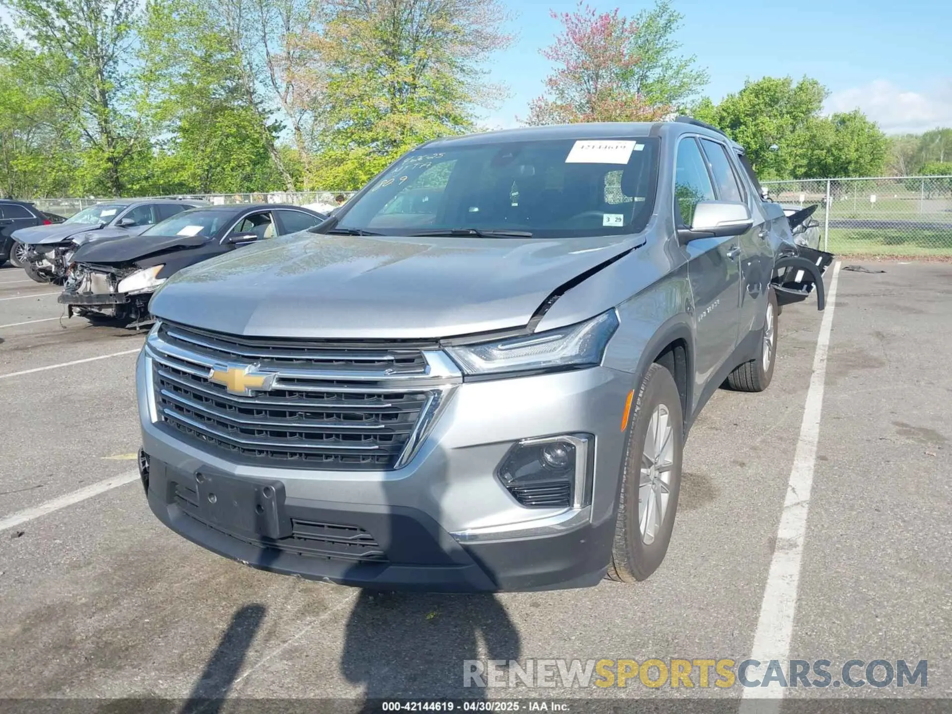 2 Photograph of a damaged car 1GNEVGKW3PJ336948 CHEVROLET TRAVERSE 2023