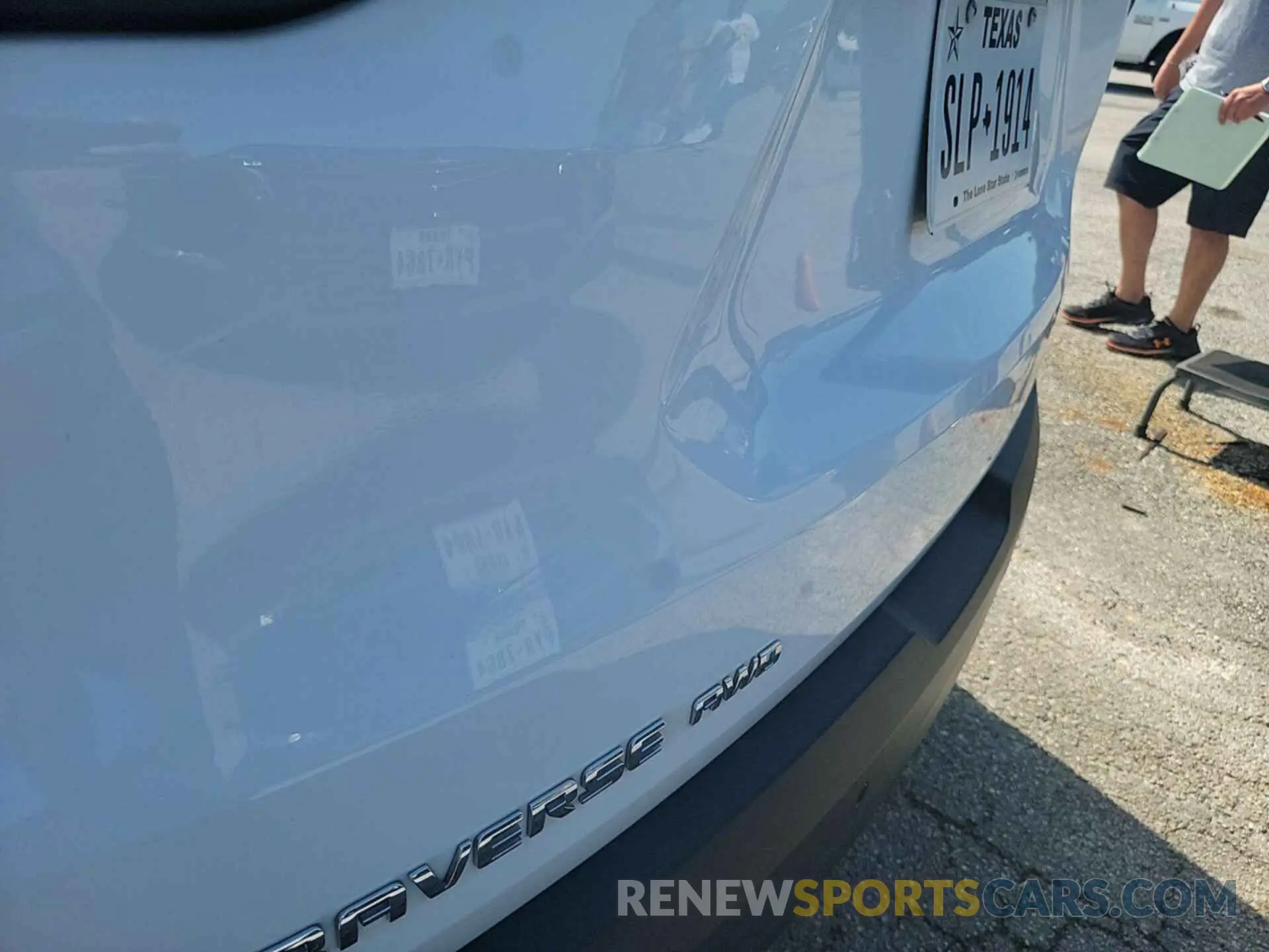 18 Photograph of a damaged car 1GNEVGKW6PJ145427 CHEVROLET TRAVERSE 2023