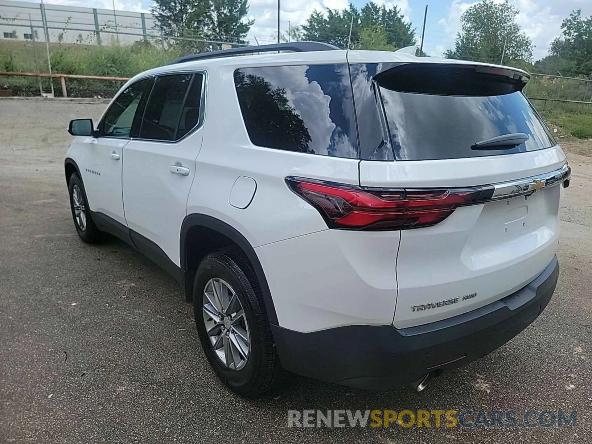 7 Photograph of a damaged car 1GNEVGKW6PJ145427 CHEVROLET TRAVERSE 2023