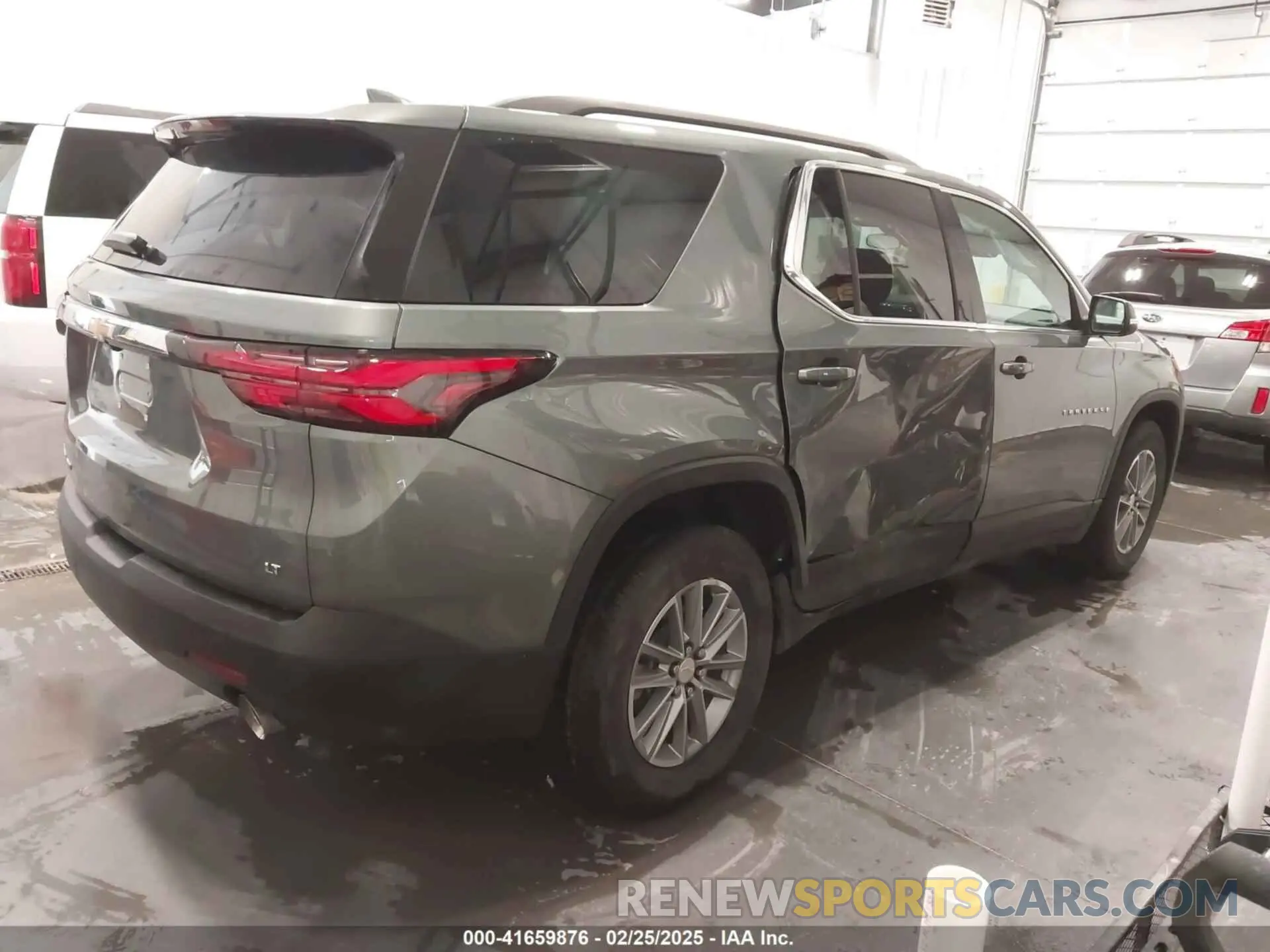 4 Photograph of a damaged car 1GNEVGKW6PJ262277 CHEVROLET TRAVERSE 2023
